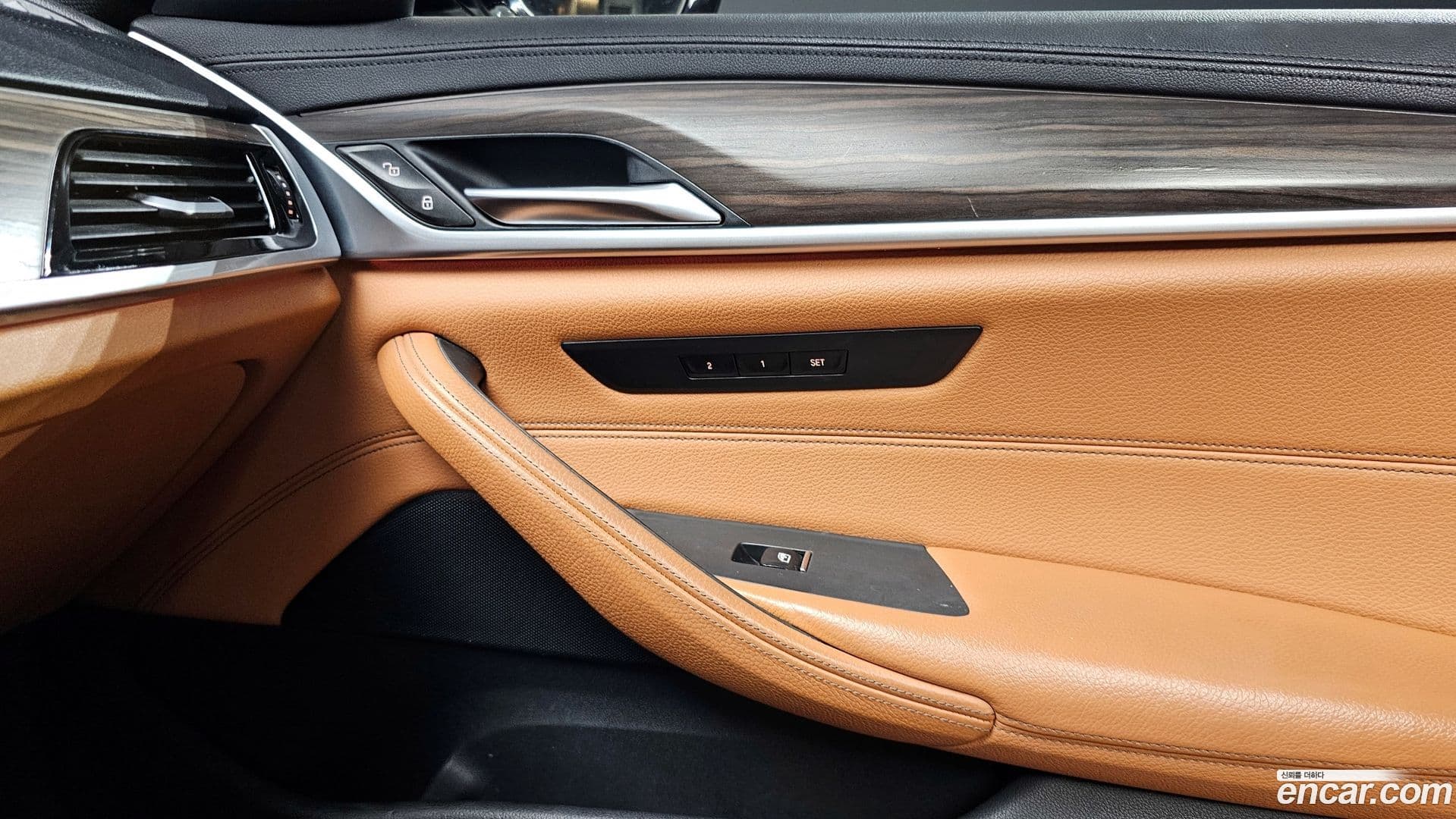 Main__Slider__Photo:5-Series BMW 2017.8-23