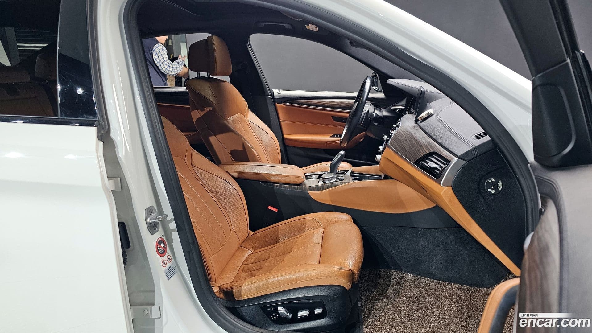 Main__Slider__Photo:5-Series BMW 2017.8-25