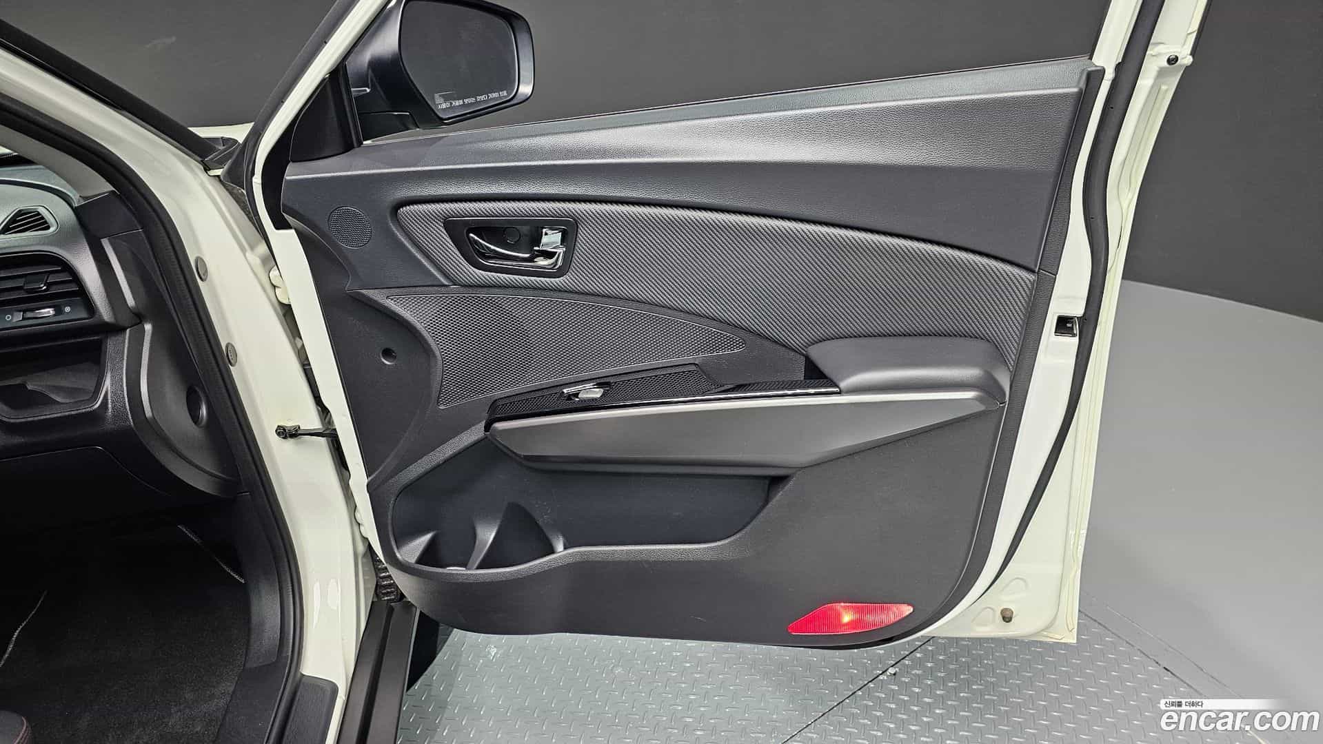 TIBOLI KG Mobility 2017.6-INNER-035
