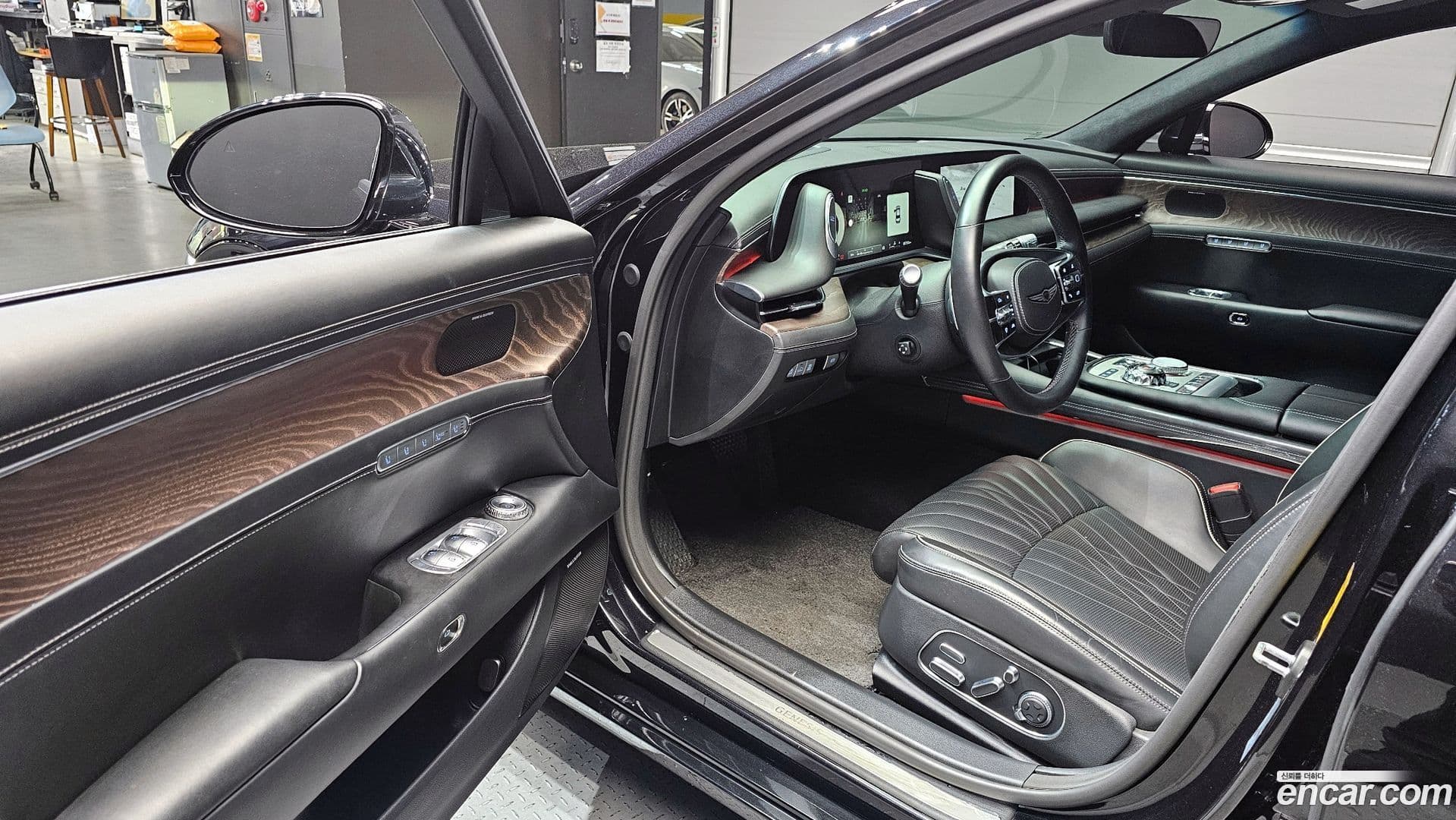 Main__Slider__Photo:G90 Genesis 2022.2-9