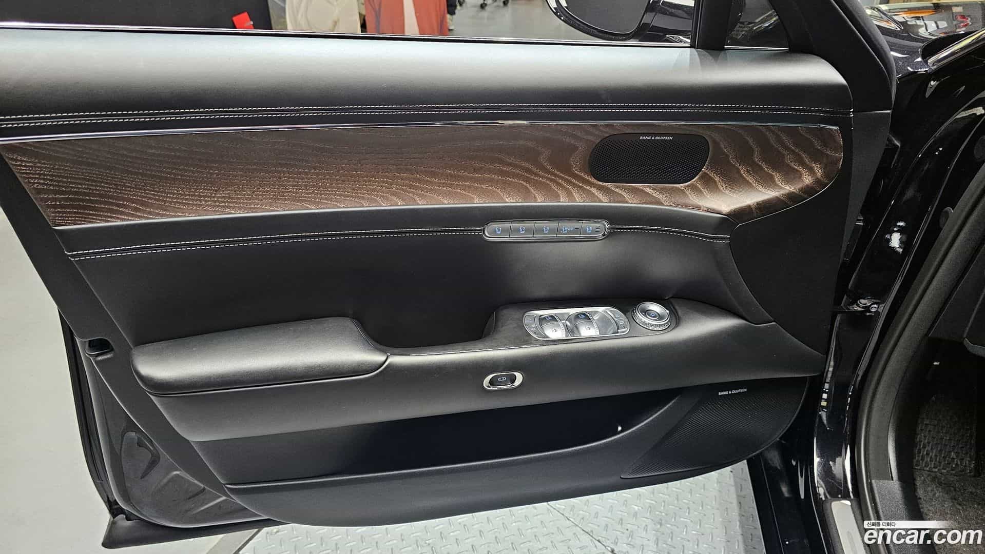 G90 Genesis 2022.2-INNER-034