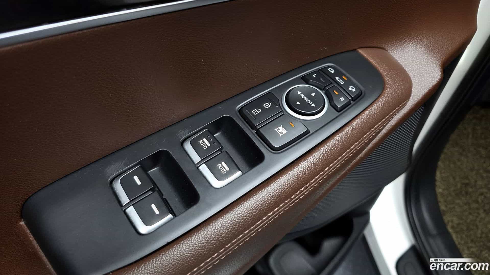 Sorento Kia 2016.2-OPTION-041