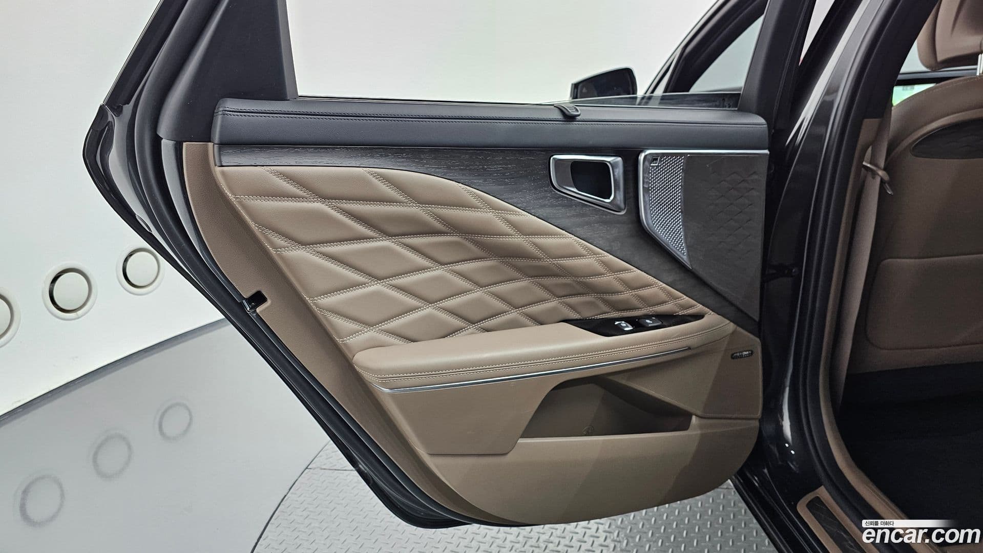 Main__Slider__Photo:K8 Kia 2022.7-24