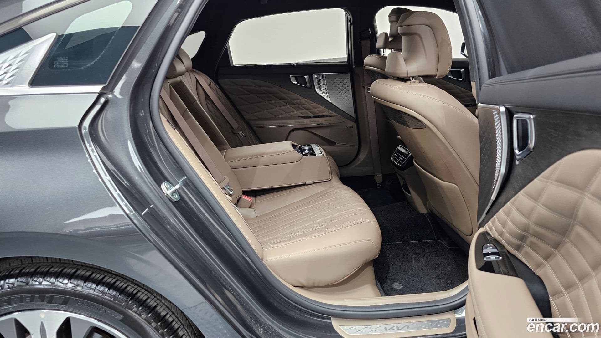 Main__Slider__Photo:K8 Kia 2022.7-25