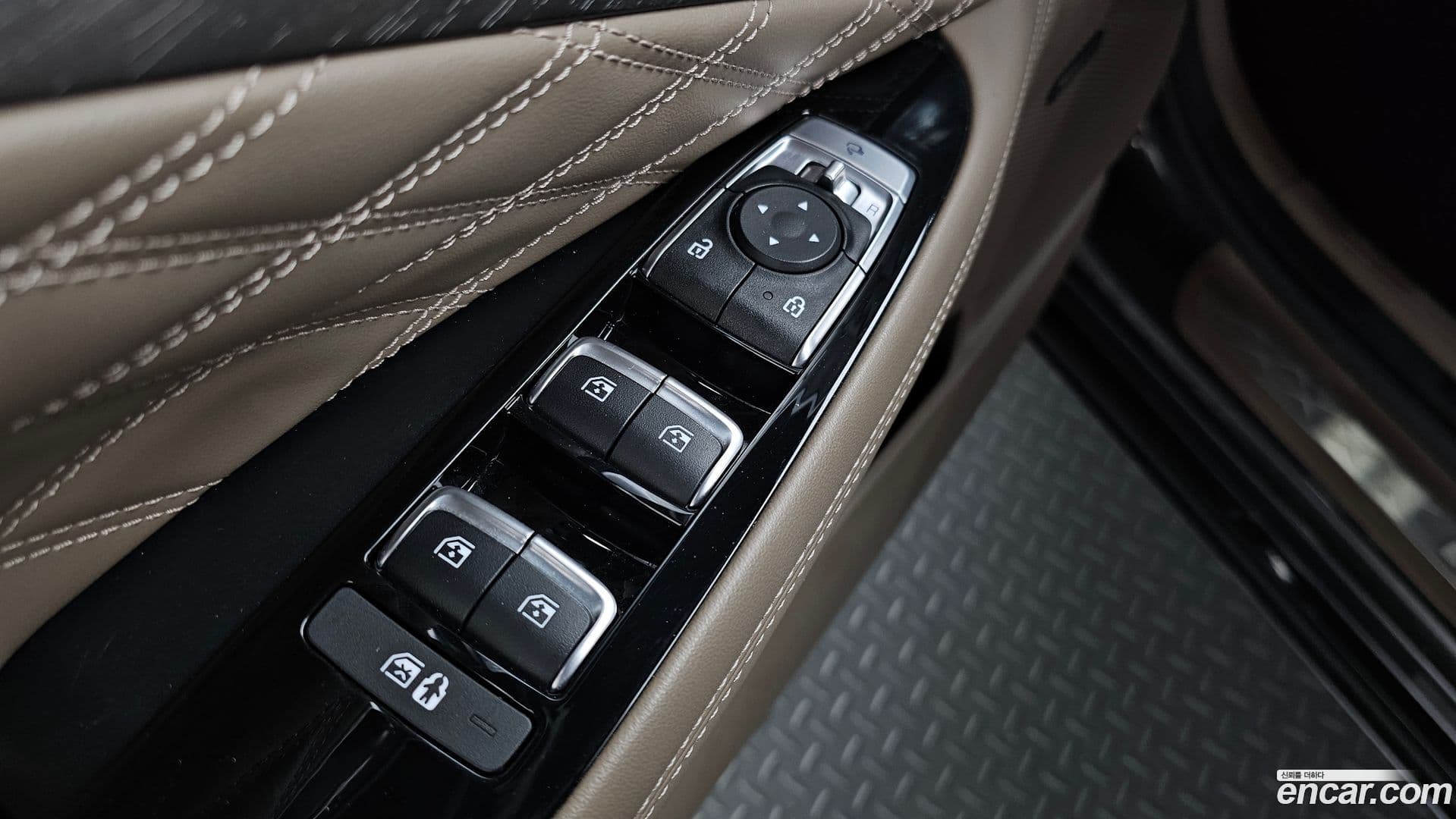 Main__Slider__Photo:K8 Kia 2022.7-29