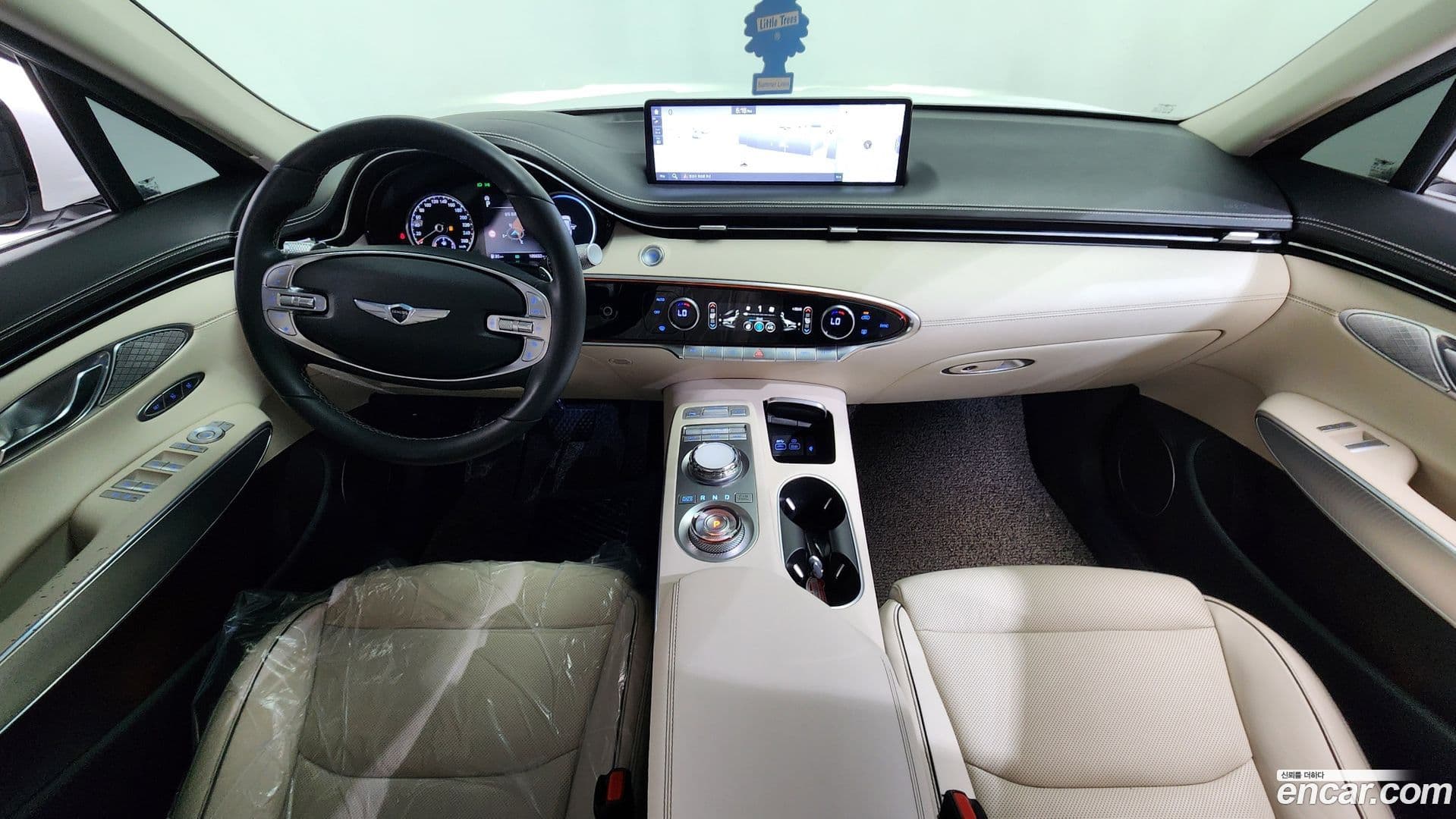 Main__Slider__Photo:GV70 Genesis 2022.2-6