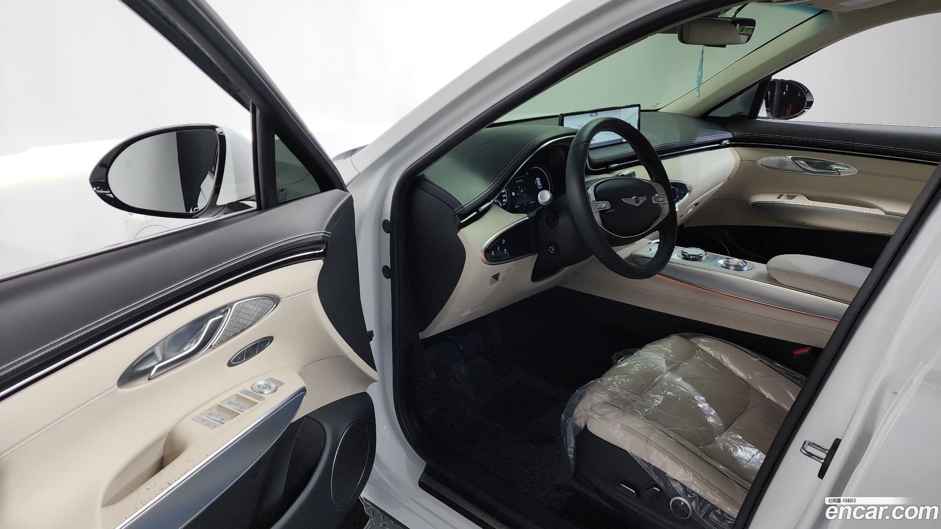 Main__Slider__Photo:GV70 Genesis 2022.2-9