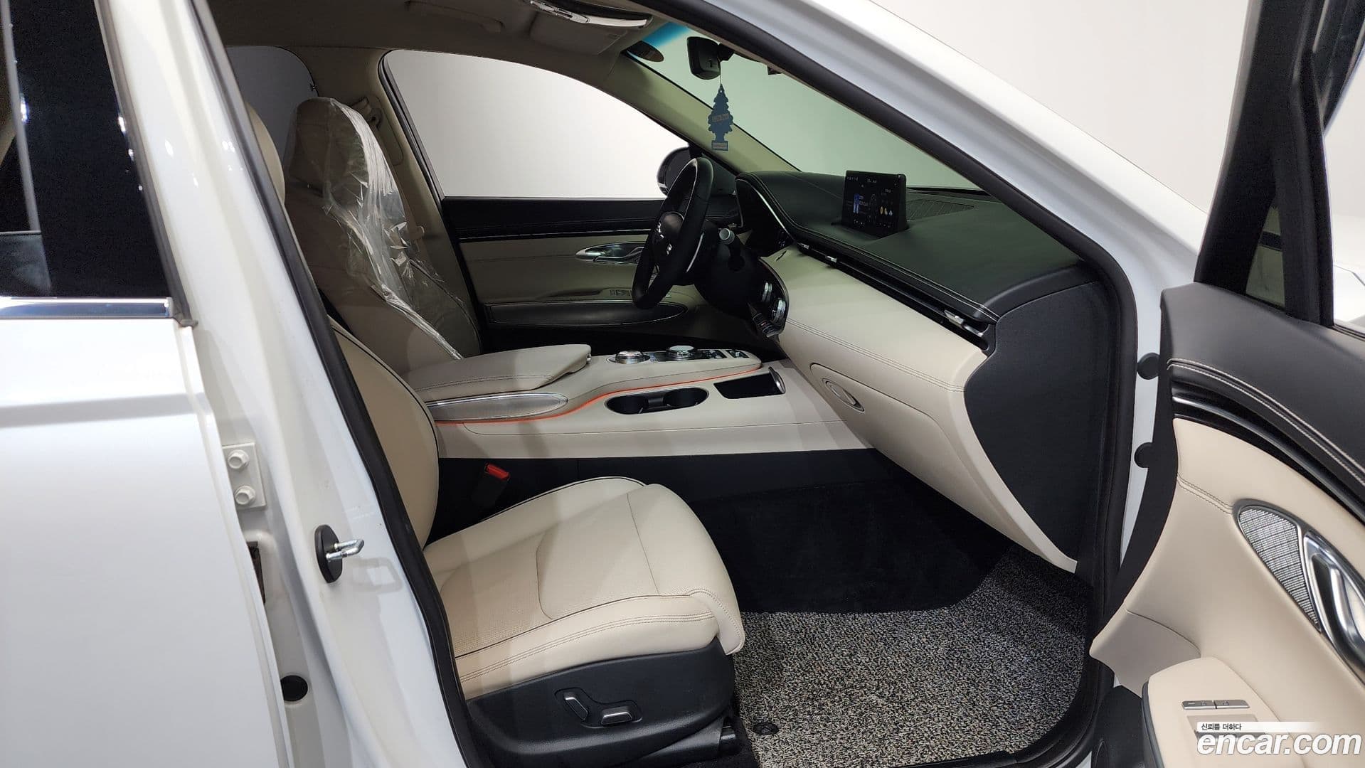 Main__Slider__Photo:GV70 Genesis 2022.2-10
