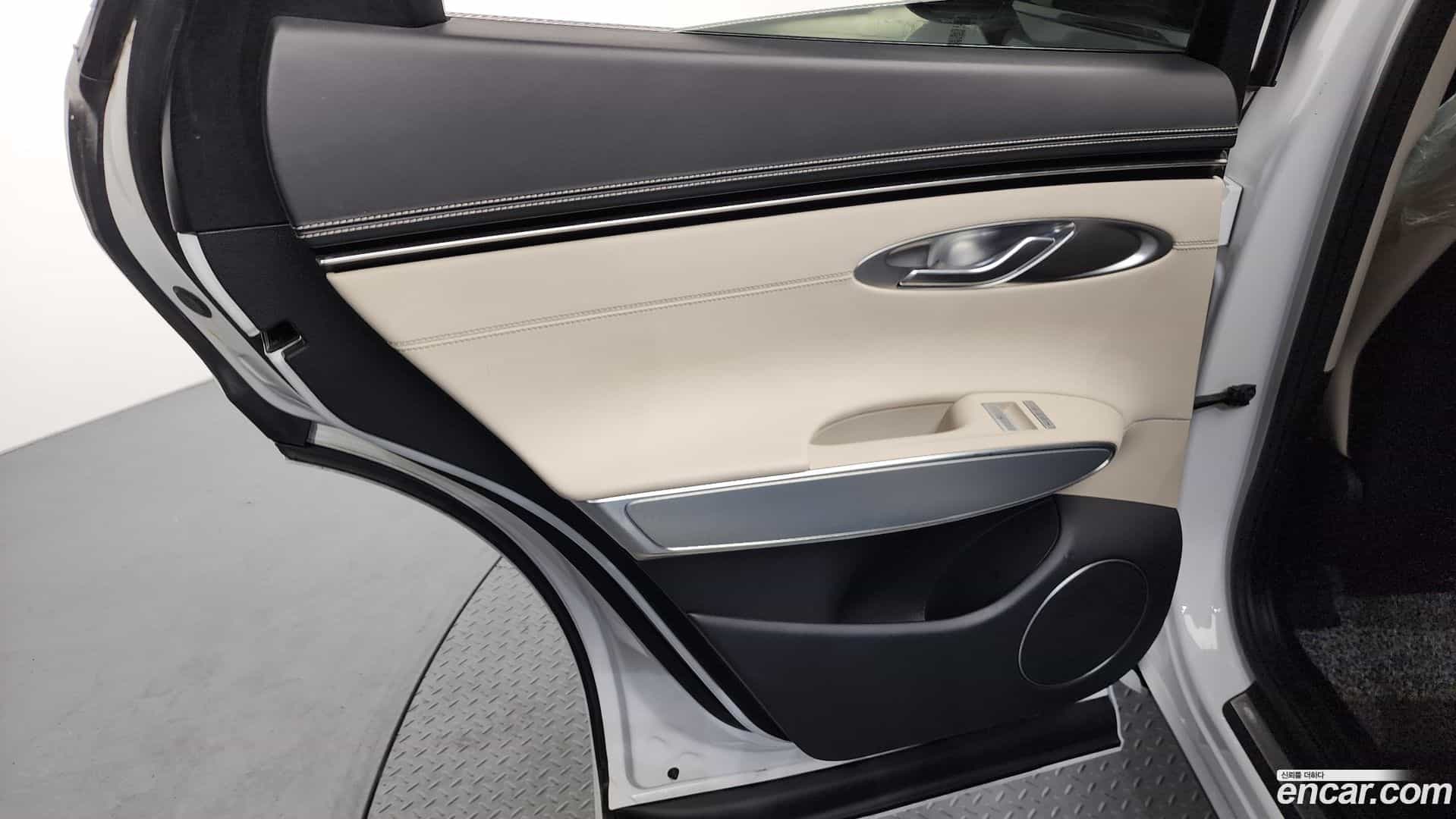 GV70 Genesis 2022.2-INNER-035