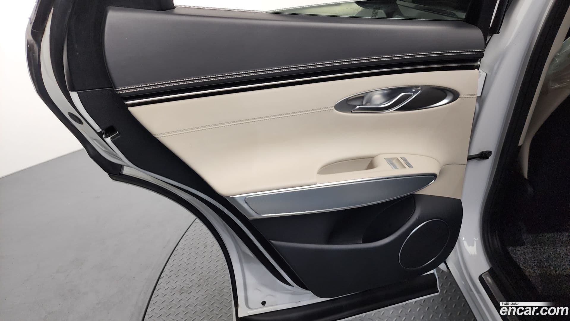 Main__Slider__Photo:GV70 Genesis 2022.2-24