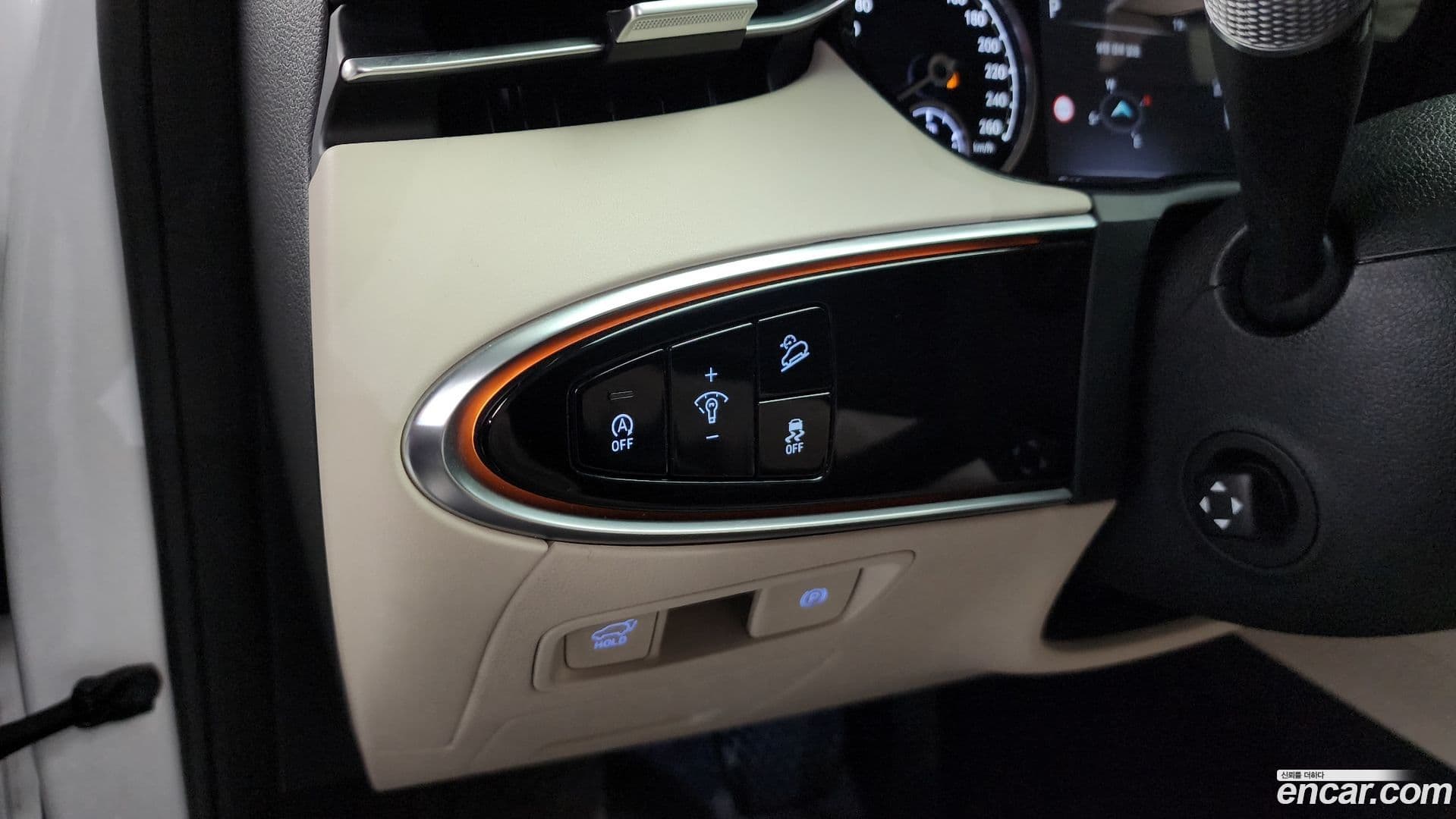 Main__Slider__Photo:GV70 Genesis 2022.2-33