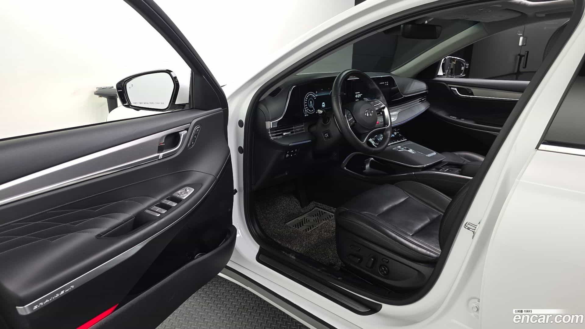 Grandeur Hyundai 2022.2-INNER-010