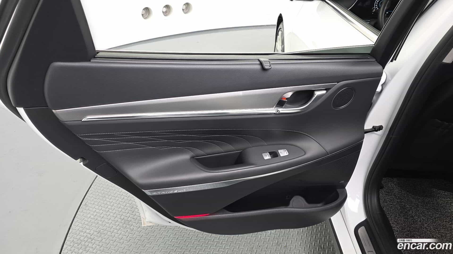 Grandeur Hyundai 2022.2-INNER-035
