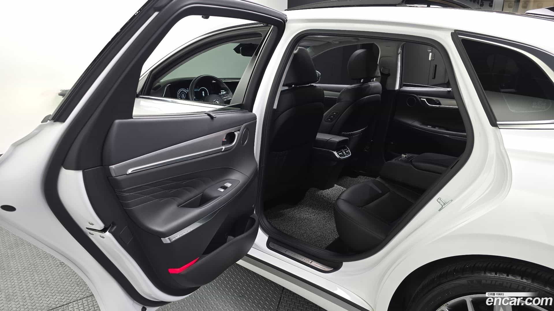 Grandeur Hyundai 2022.2-INNER-036