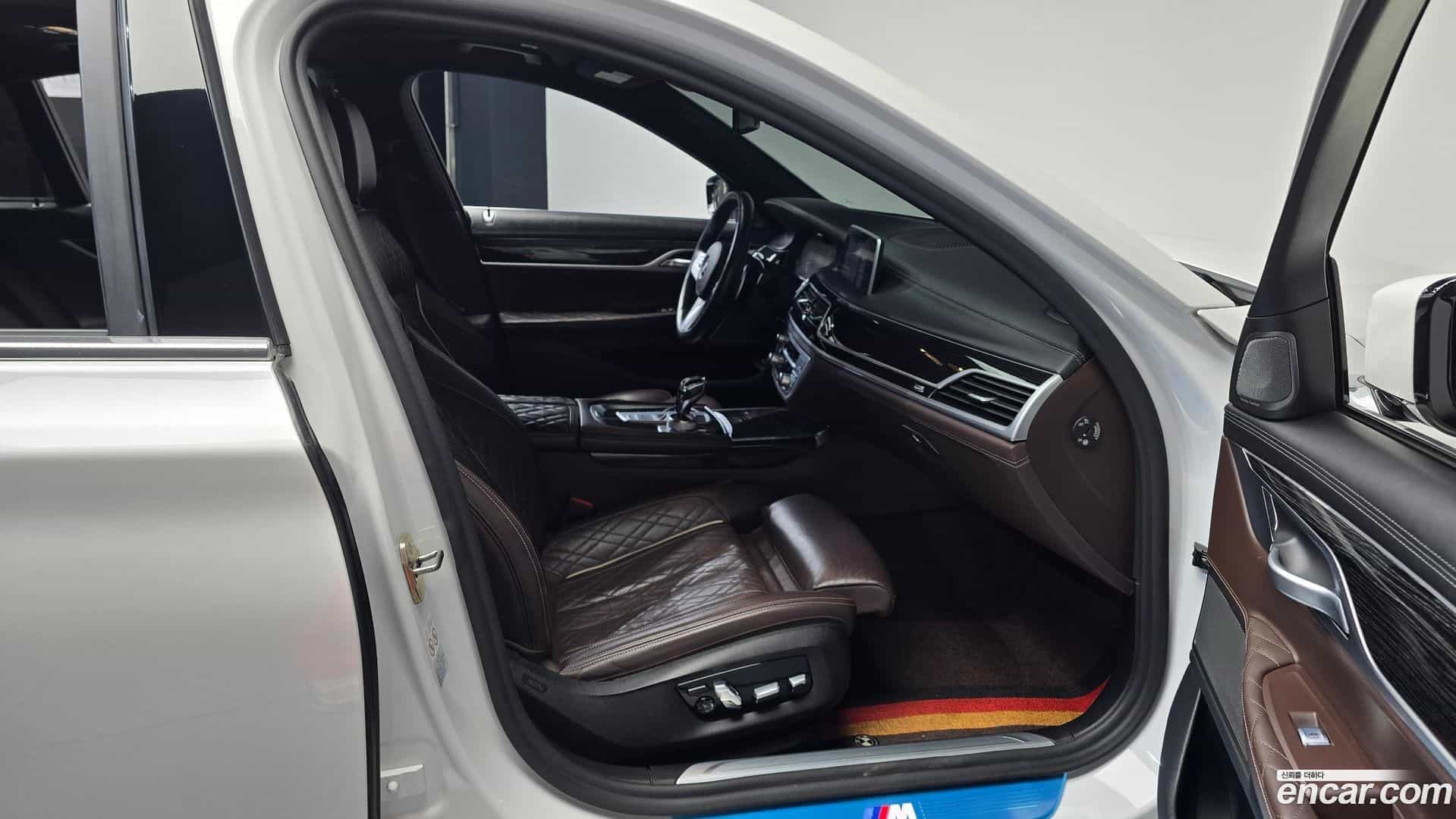 7-Series BMW 2020.4-INNER-036