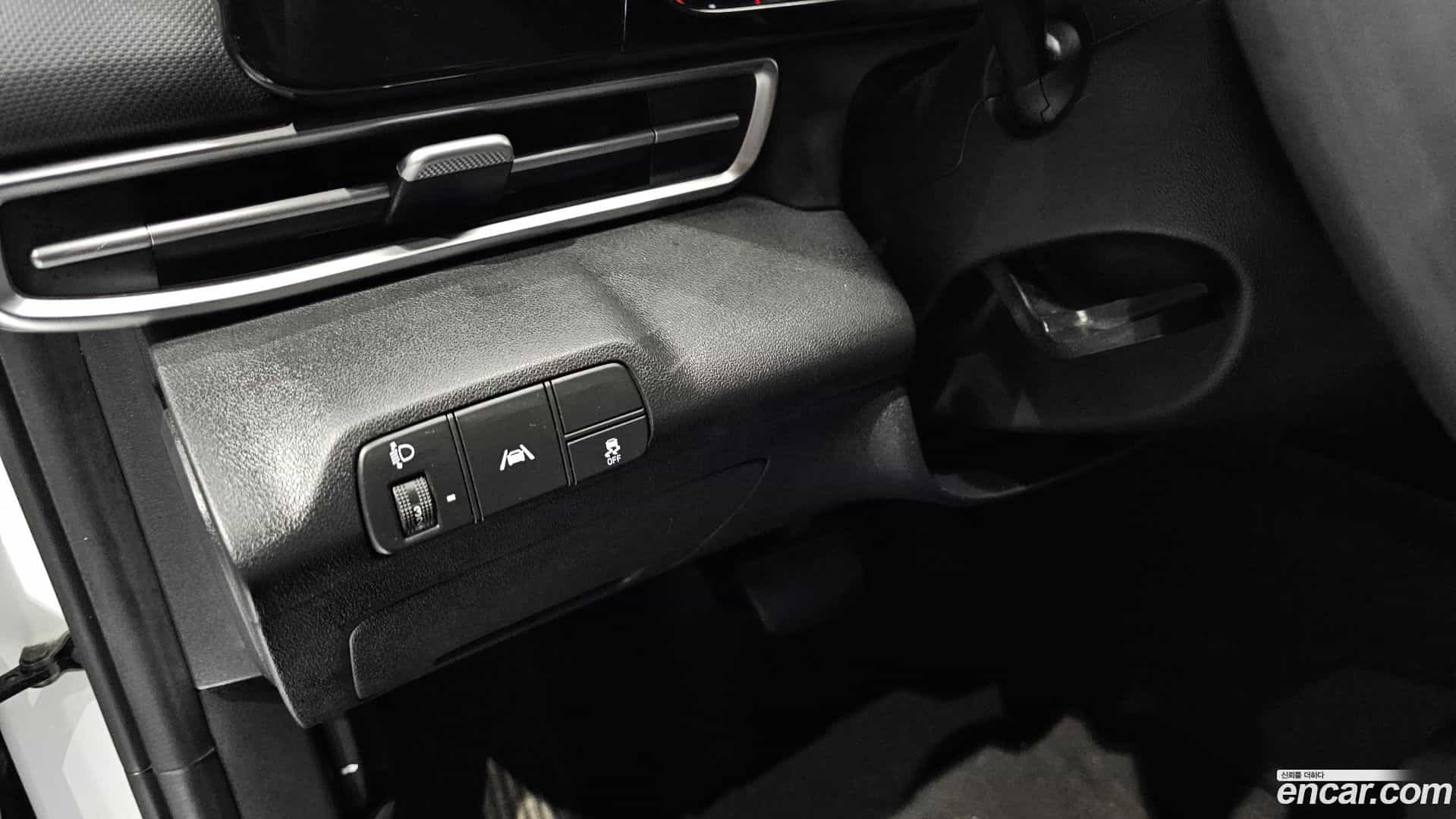 AVANTE Hyundai 2021.2-OPTION-016