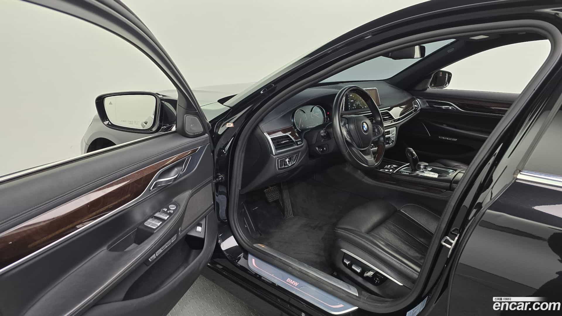 7-Series BMW 2016.5-INNER-010