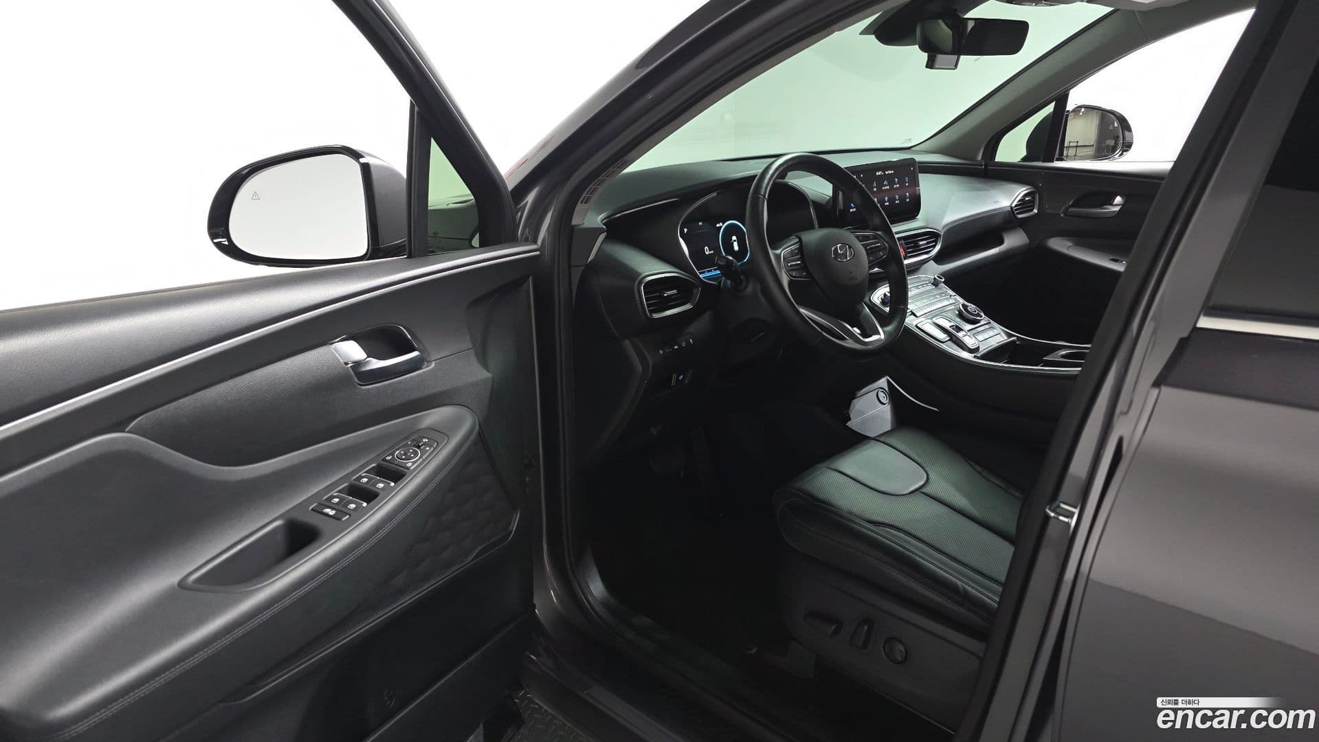 Main__Slider__Photo:Santafe Hyundai 2023.6-9