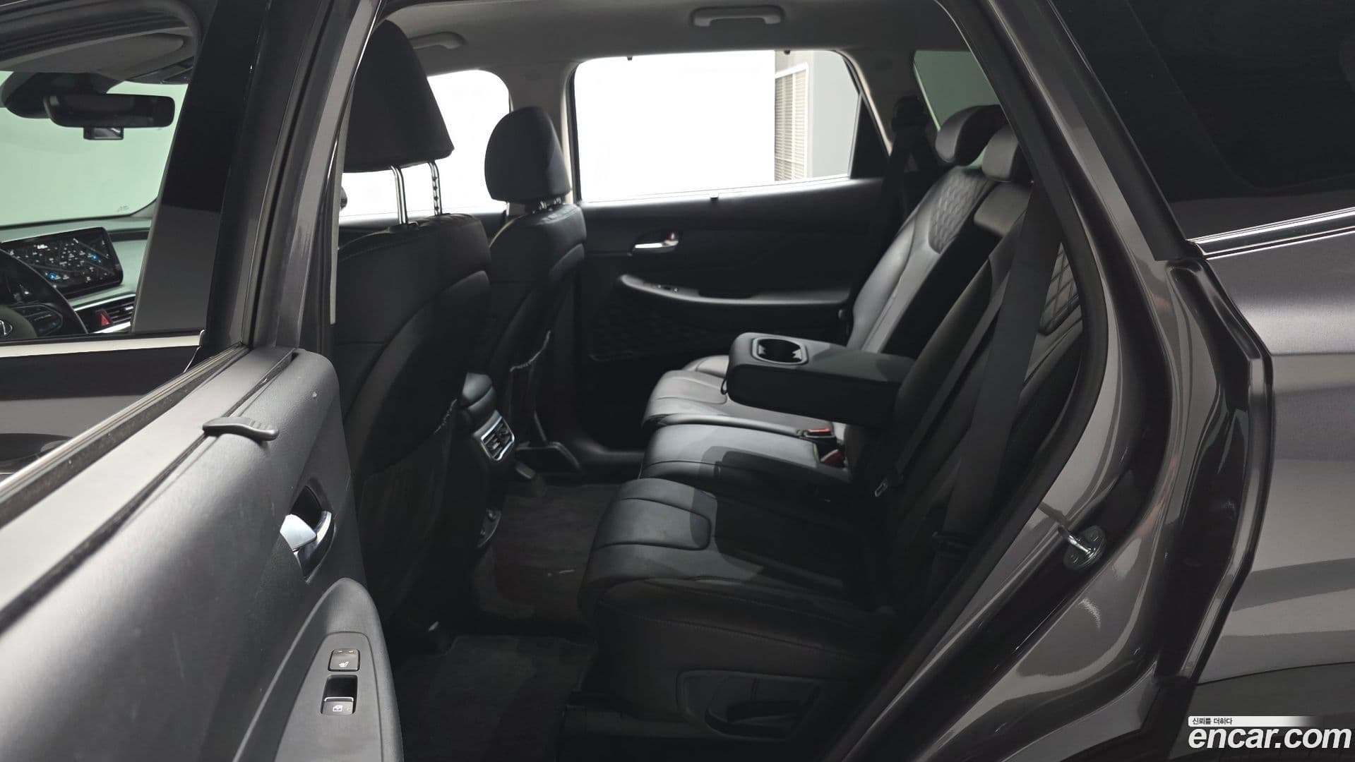 Main__Slider__Photo:Santafe Hyundai 2023.6-11