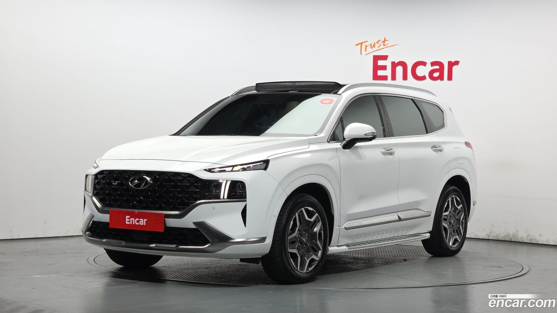 Main__Slider__Photo:Santafe Hyundai 2022.11-0