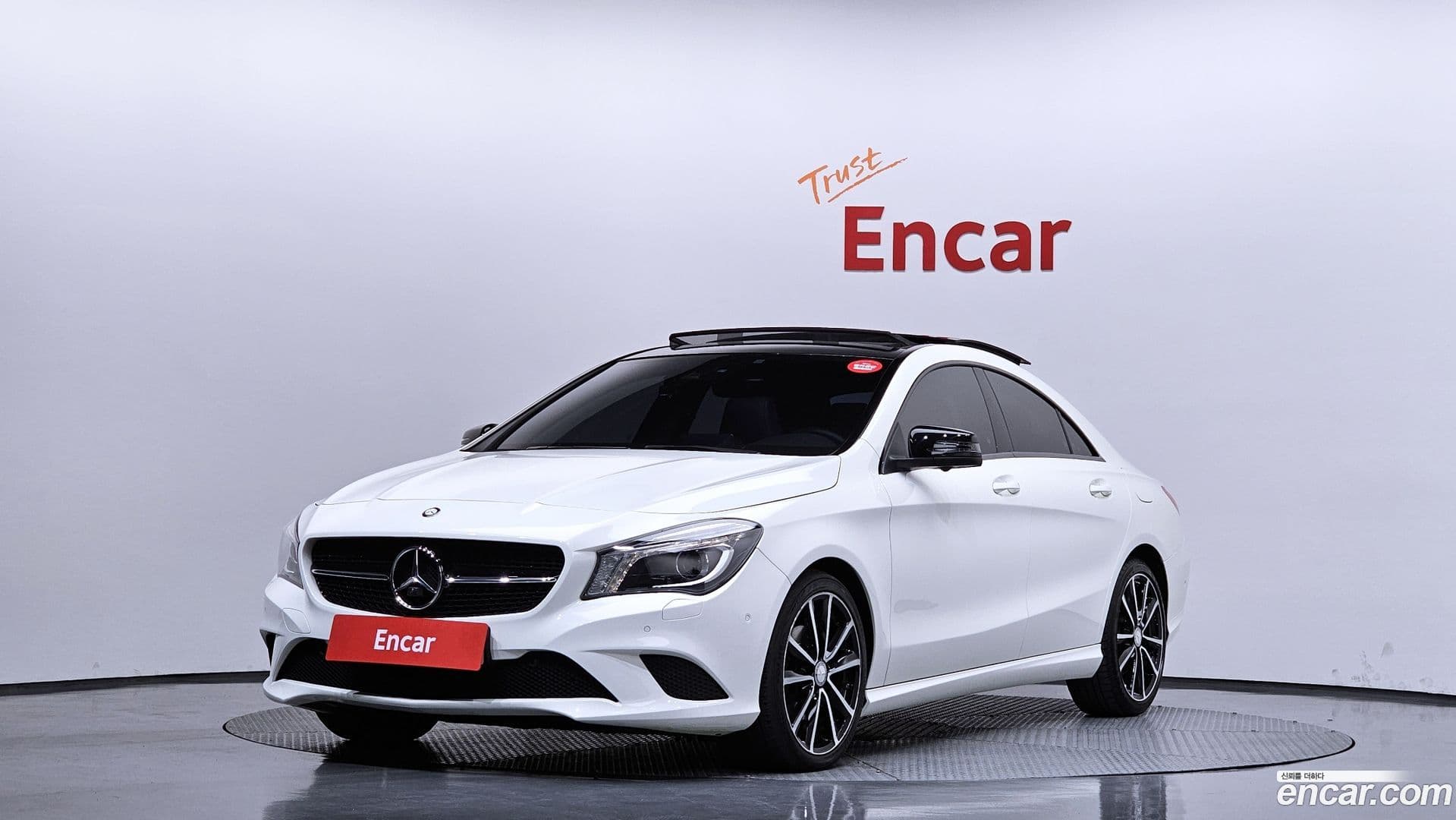 Main__Slider__Photo:CLA-Class Mercedes-Benz 2015.5-0