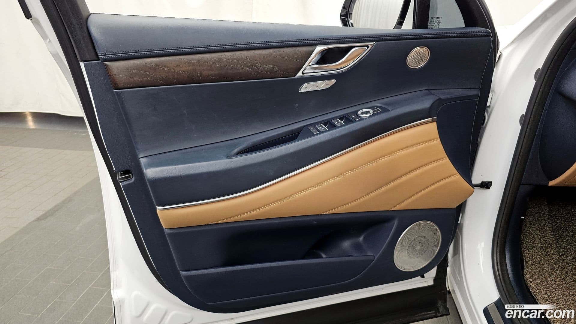 Main__Slider__Photo:GV80 Genesis 2021.7-23