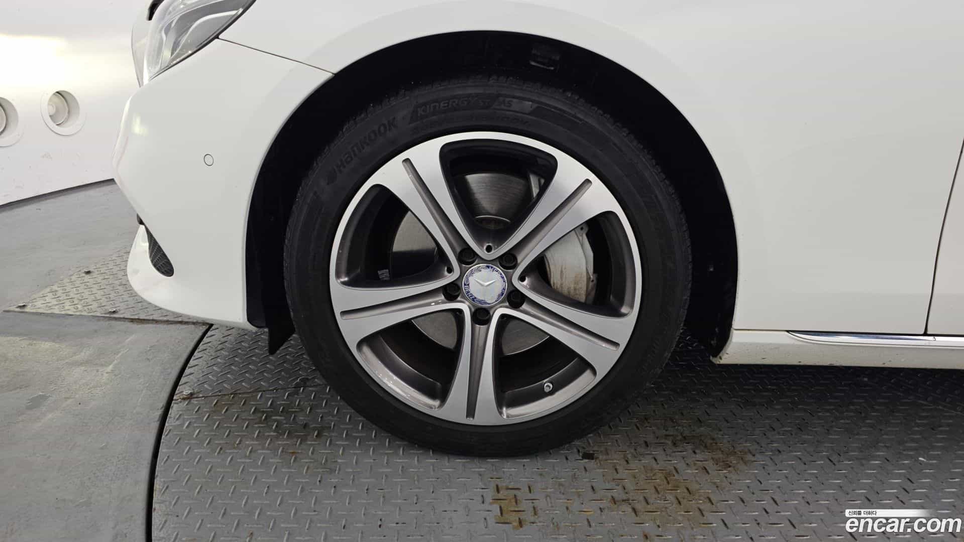 E-Class Mercedes-Benz 2017.1-OUTER-005