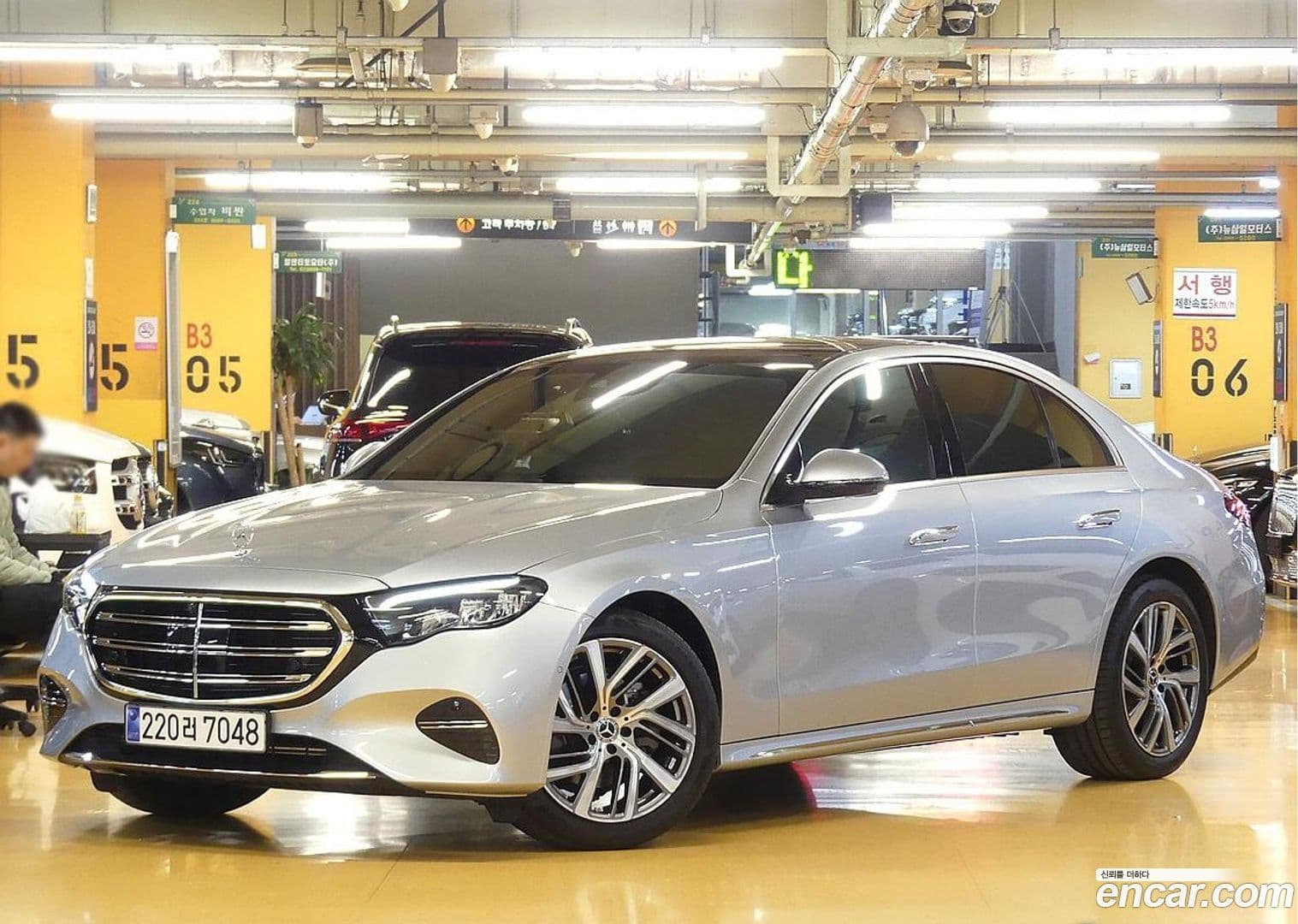 Main__Slider__Photo:E-Class Mercedes-Benz 2024.11-0