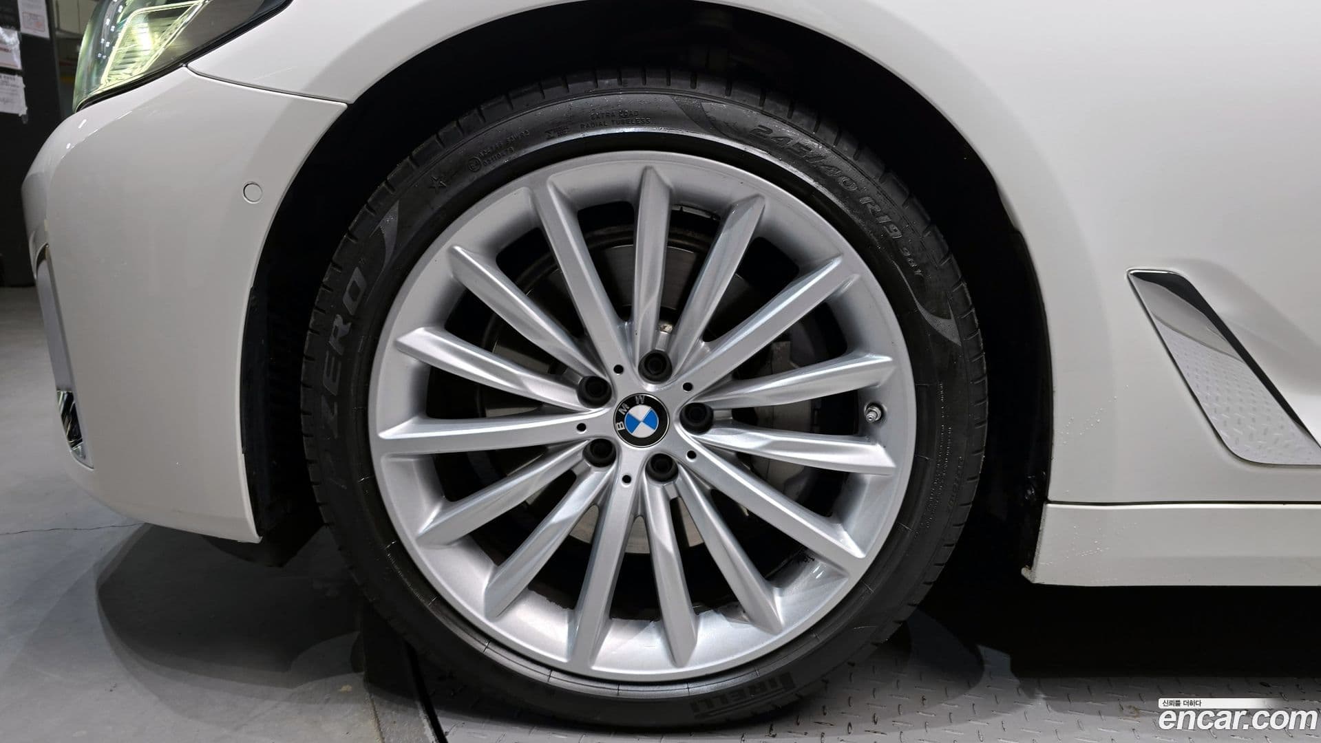 Main__Slider__Photo:5-Series BMW 2023.8-4