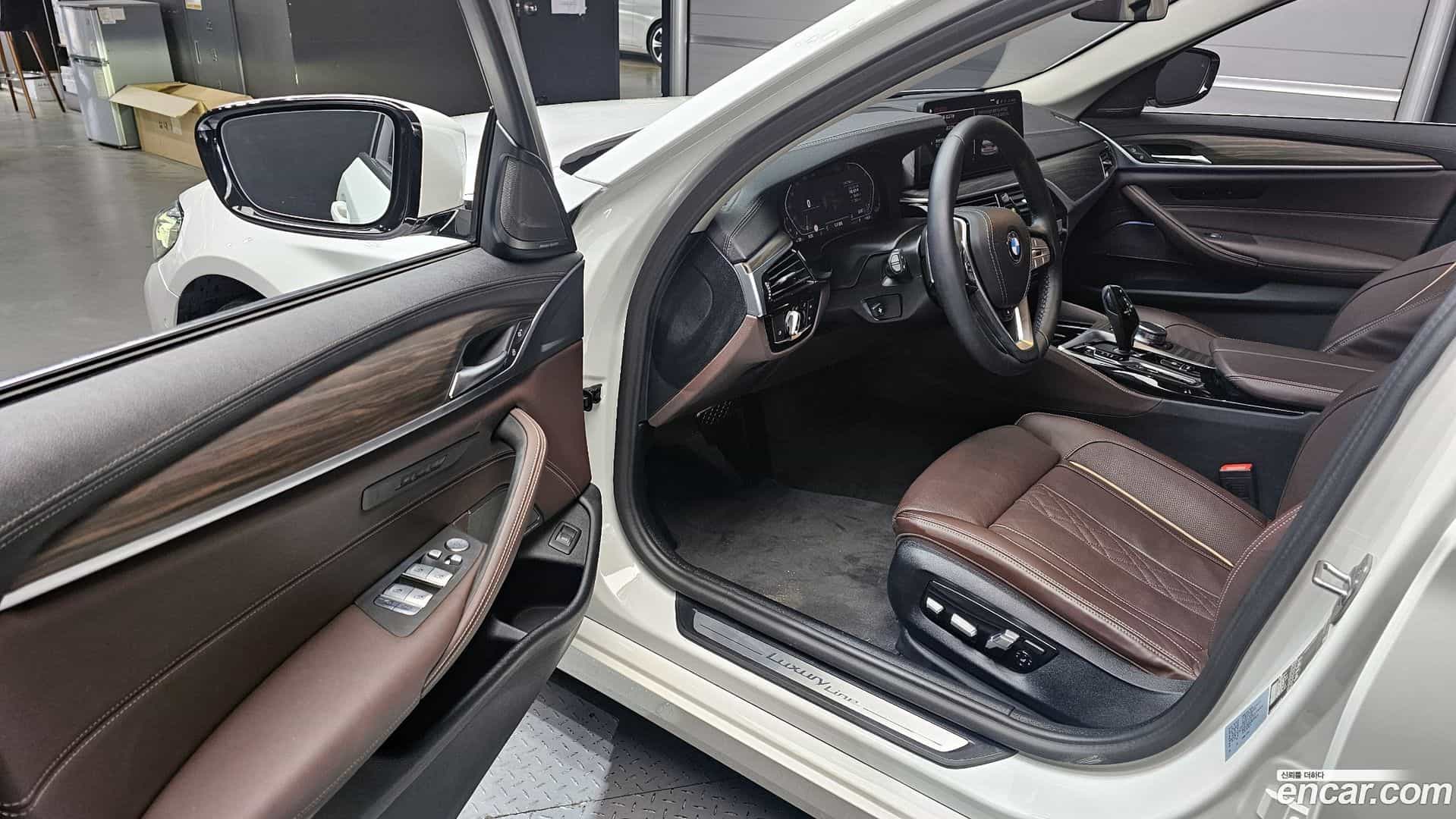 5-Series BMW 2023.8-INNER-010