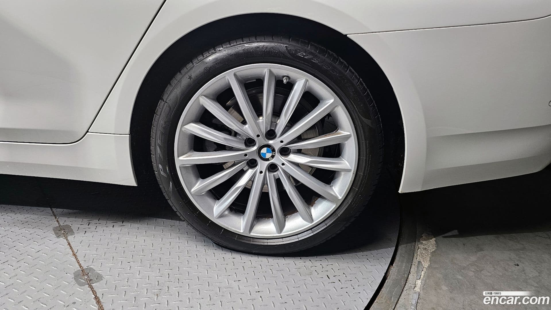 Main__Slider__Photo:5-Series BMW 2023.8-20