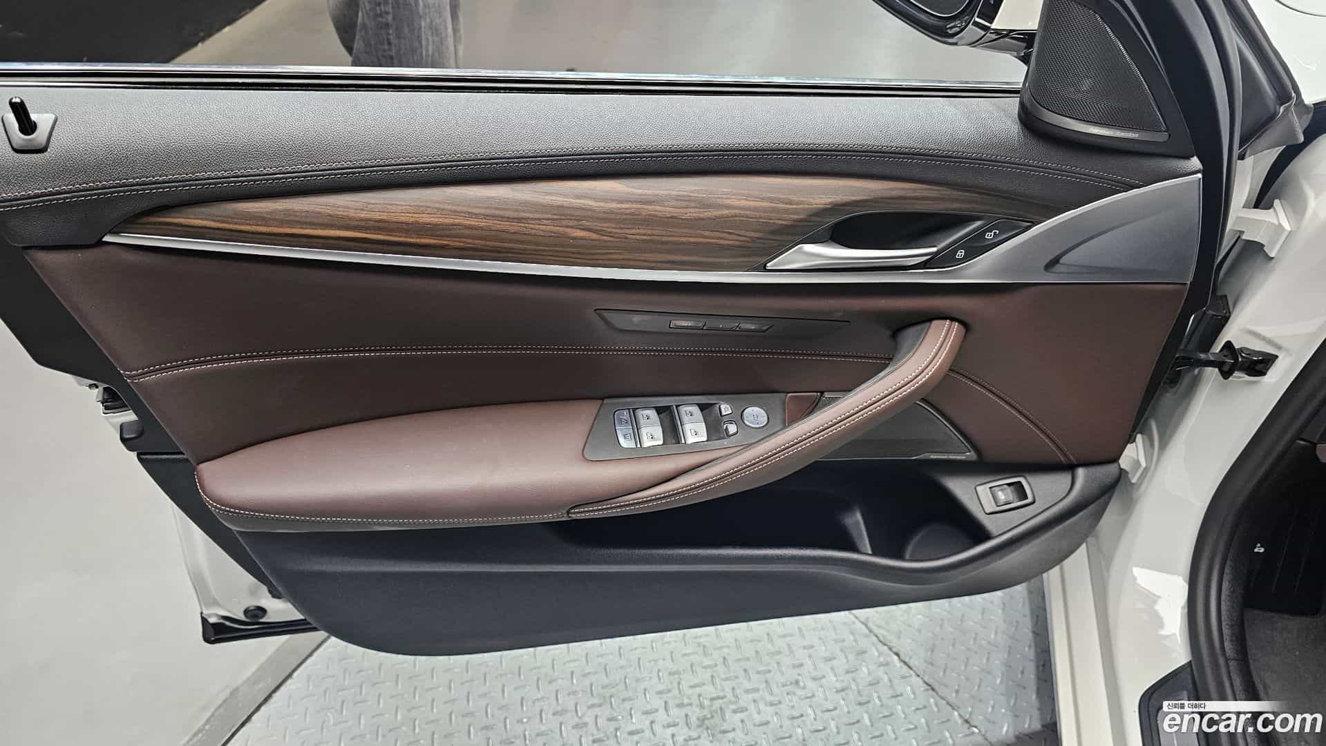 5-Series BMW 2023.8-INNER-034
