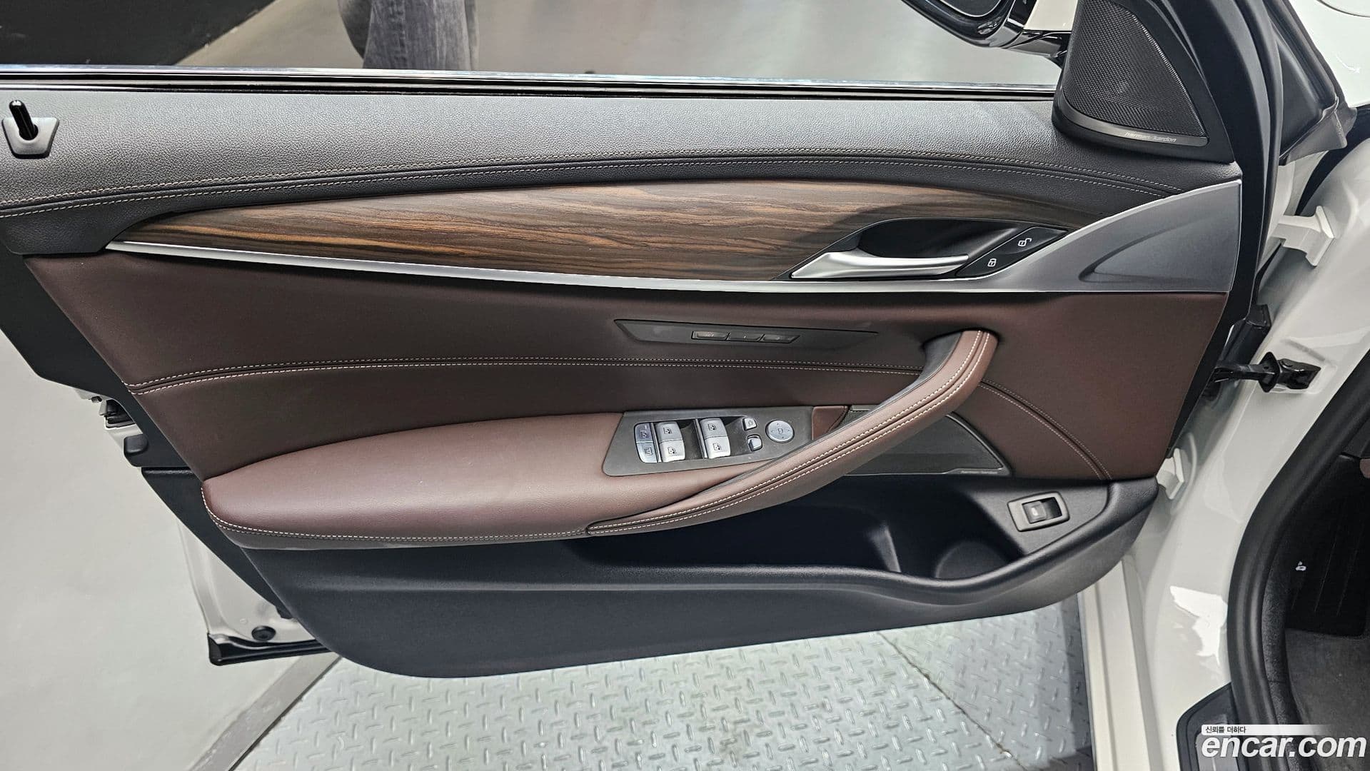Main__Slider__Photo:5-Series BMW 2023.8-23