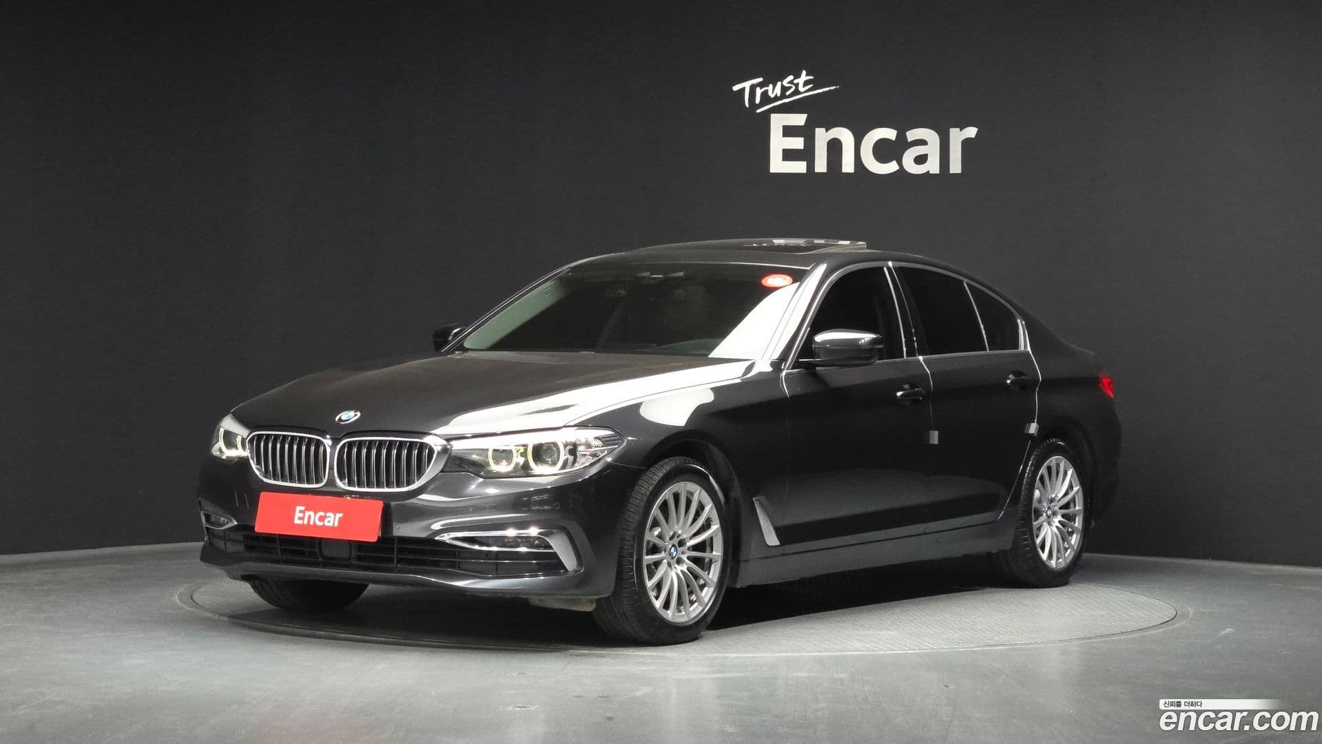 Main__Slider__Photo:5-Series BMW 2019.11-0