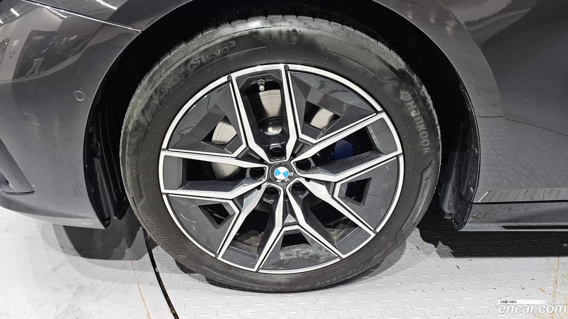 5-Series BMW 2025.1-OUTER-005