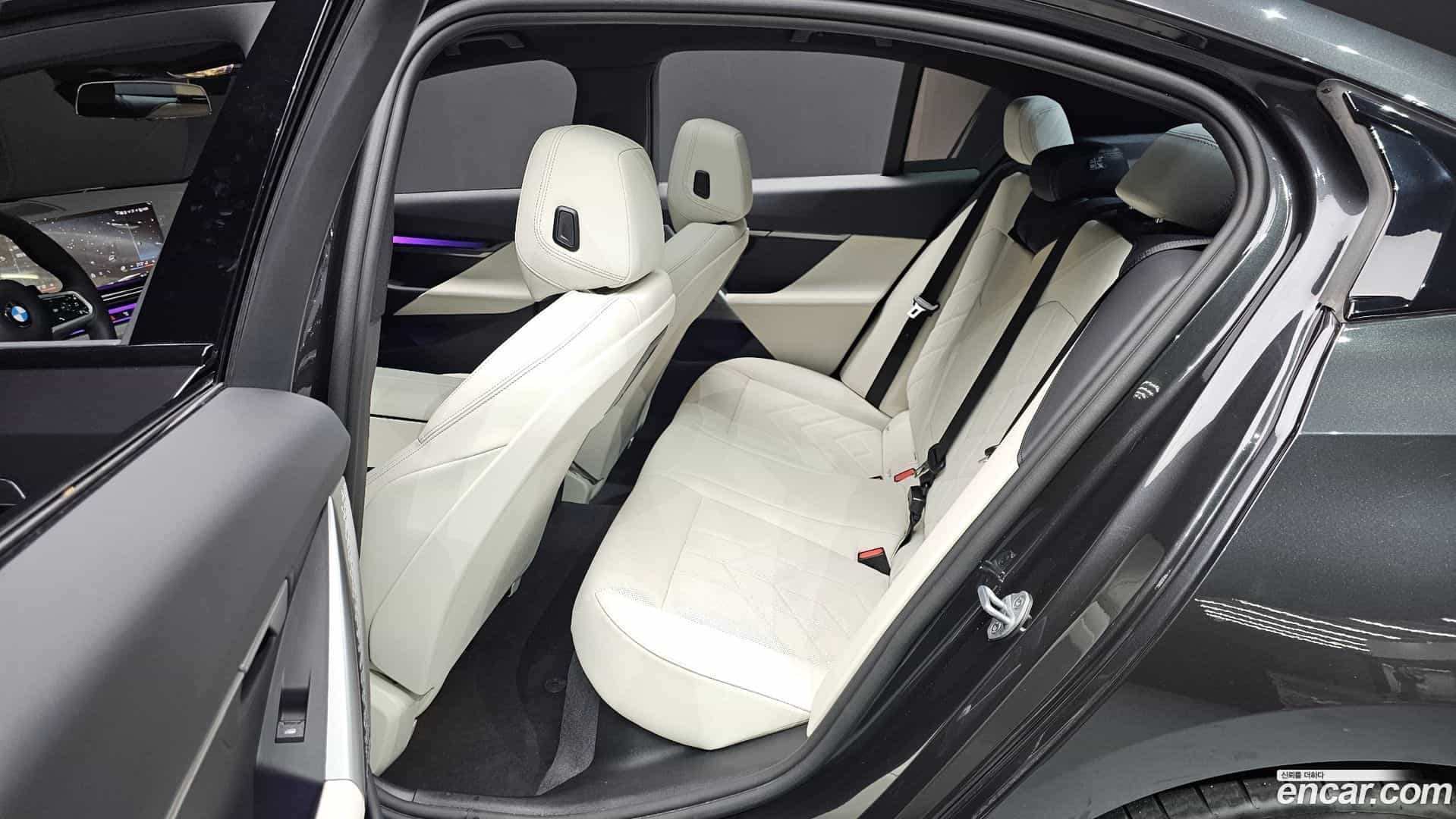 5-Series BMW 2025.1-INNER-036