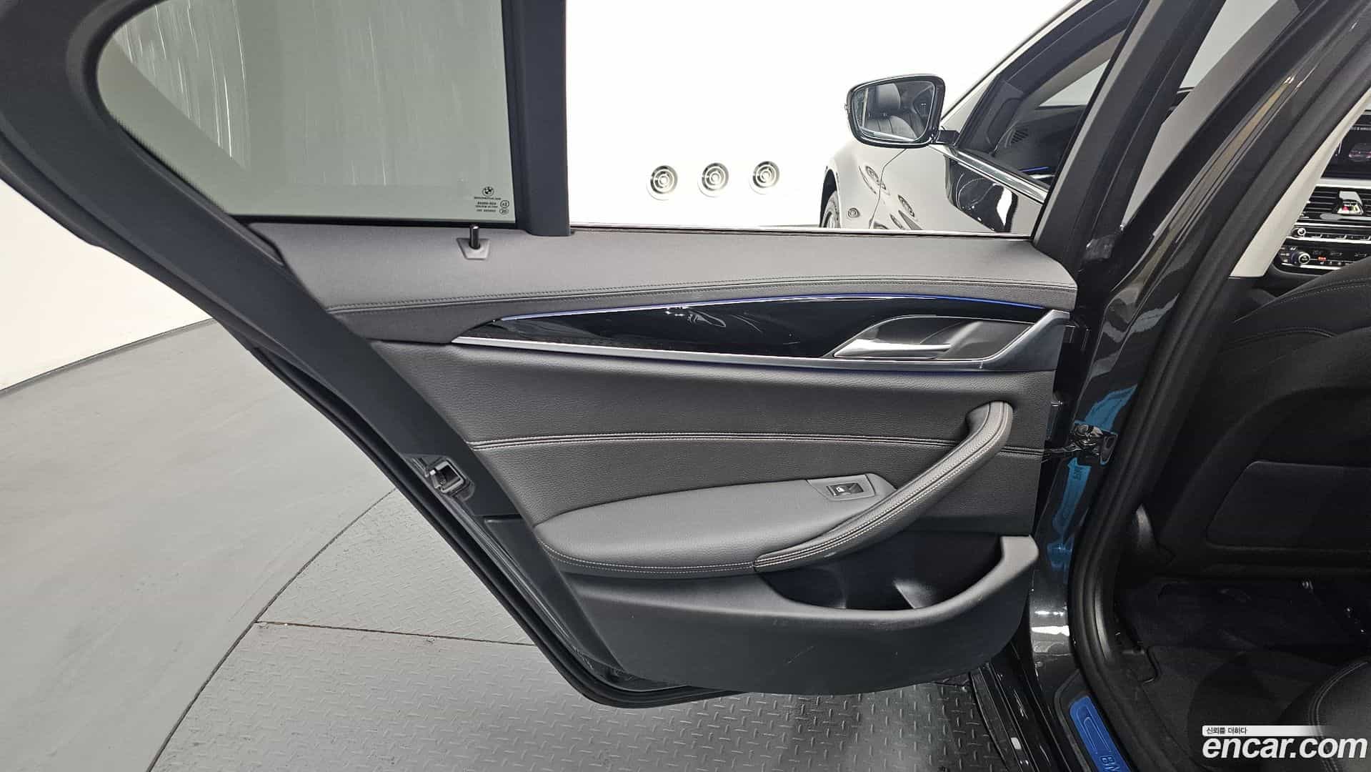5-Series BMW 2020.1-INNER-035