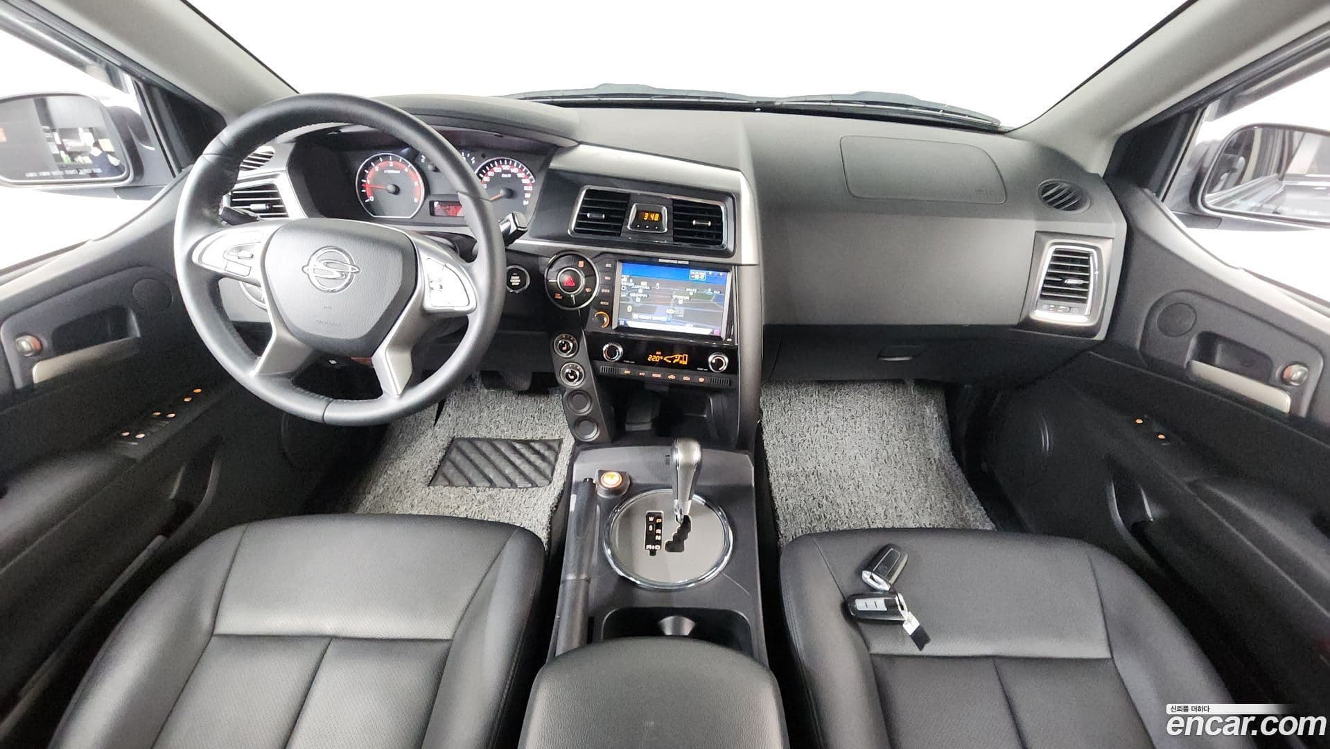 Main__Slider__Photo:KORANDO KG Mobility 2017.6-6