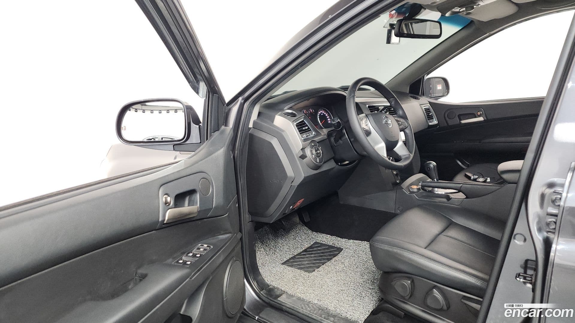 Main__Slider__Photo:KORANDO KG Mobility 2017.6-9
