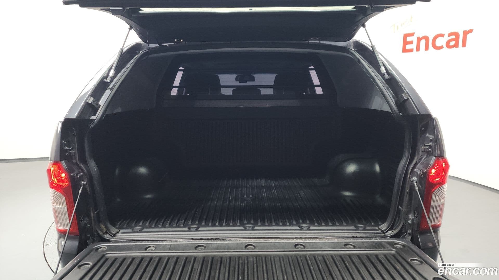 Main__Slider__Photo:KORANDO KG Mobility 2017.6-19
