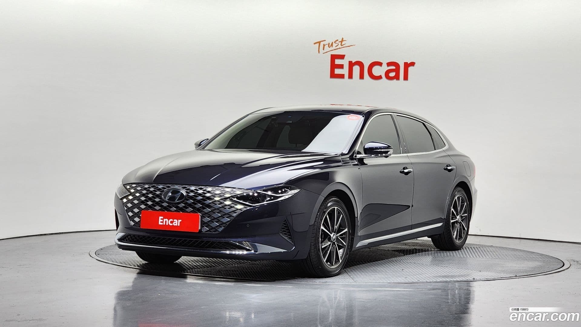 Main__Slider__Photo:Grandeur Hyundai 2021.9-0
