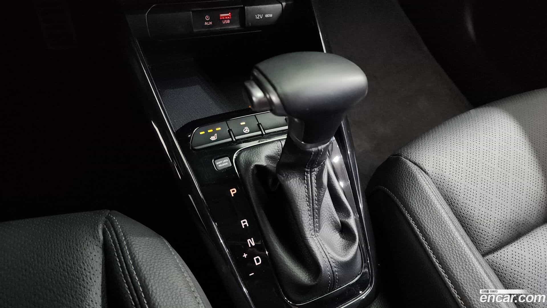 Stonic Kia 2017.8-INNER-009