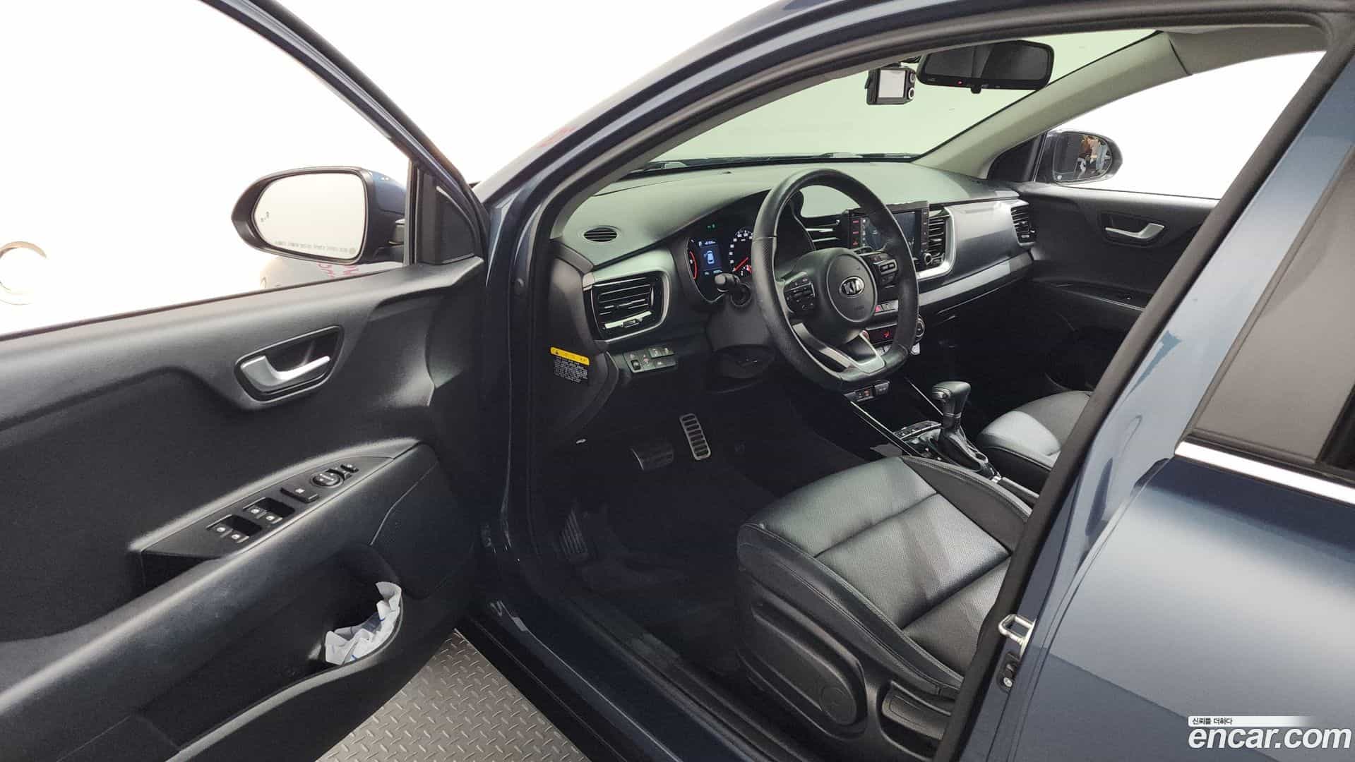 Stonic Kia 2017.8-INNER-010