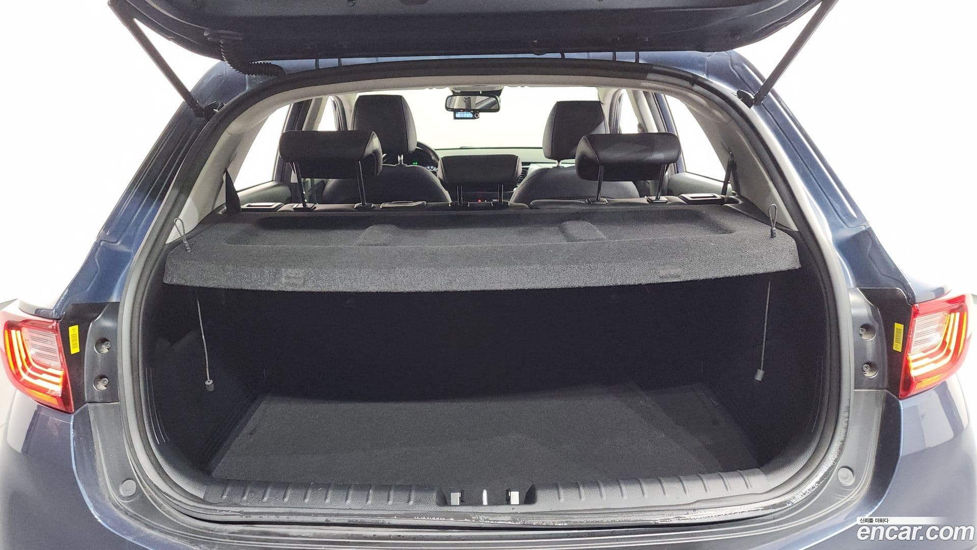Main__Slider__Photo:Stonic Kia 2017.8-19