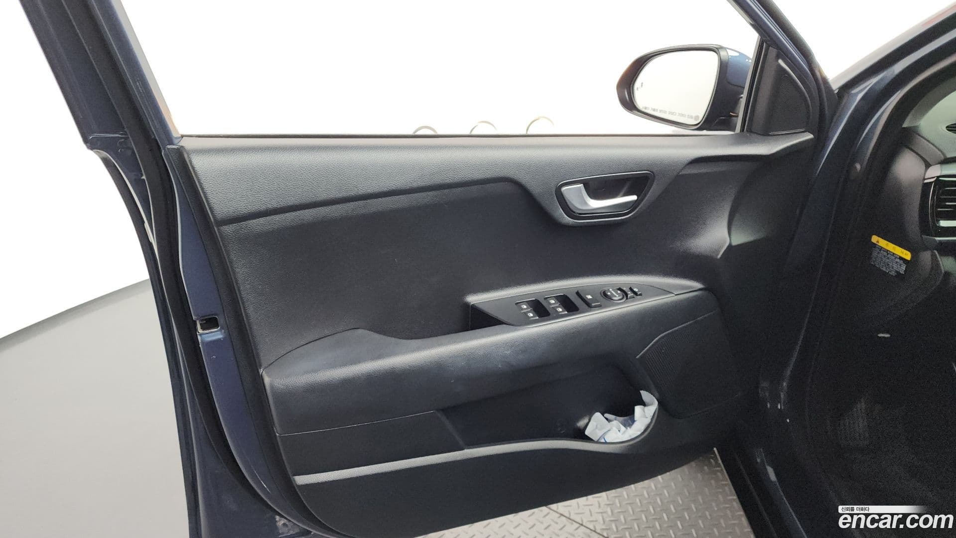Main__Slider__Photo:Stonic Kia 2017.8-23
