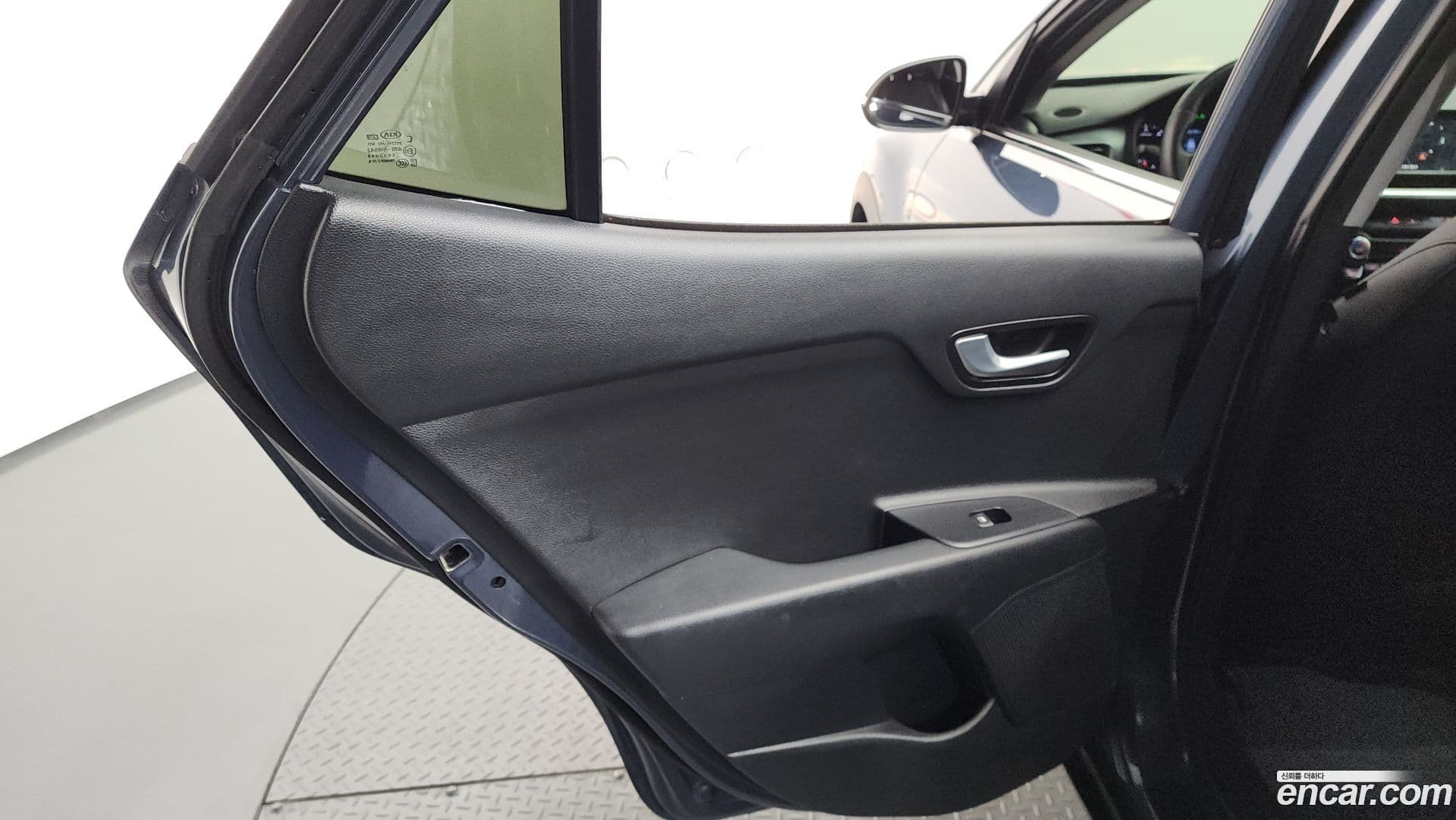 Main__Slider__Photo:Stonic Kia 2017.8-24