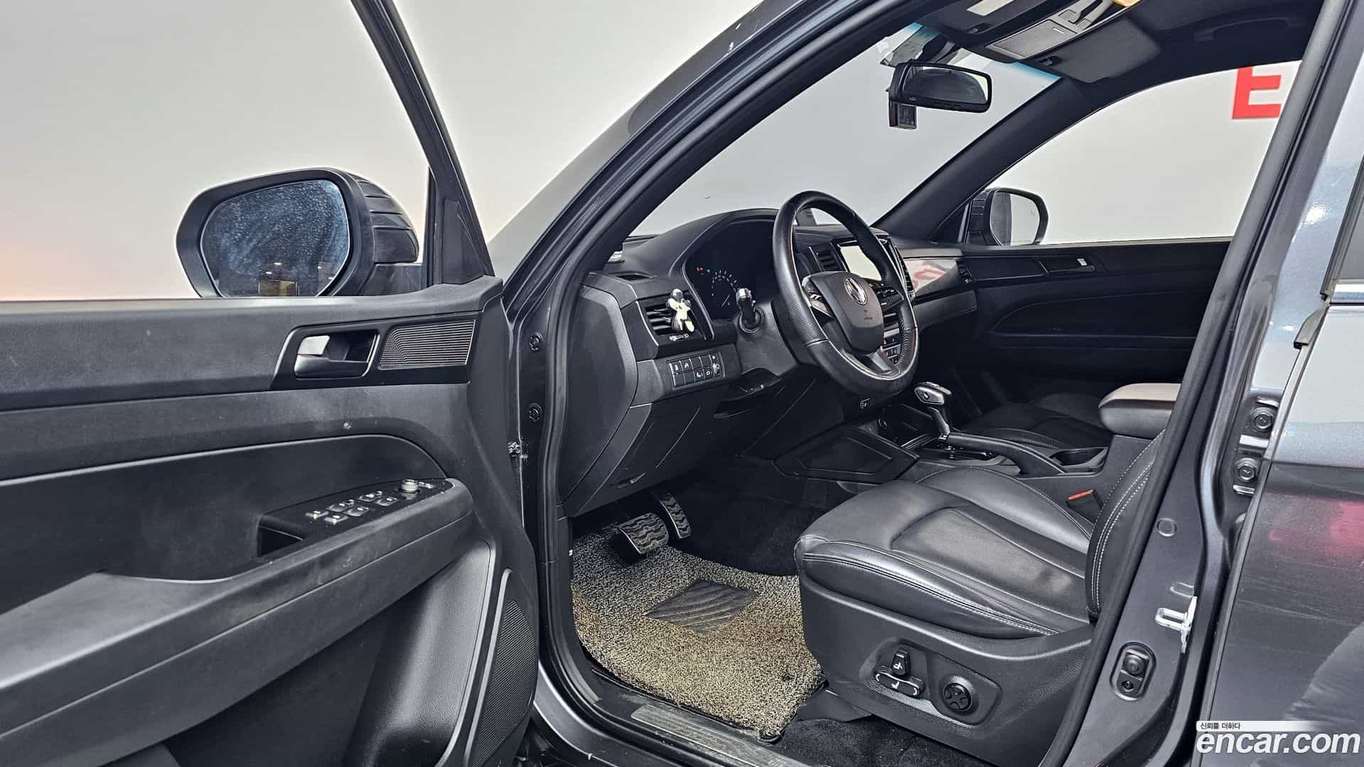 Rexton KG Mobility 2019.8-INNER-010