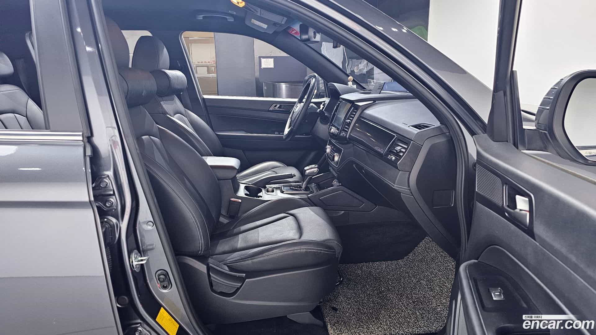 Rexton KG Mobility 2019.8-INNER-036
