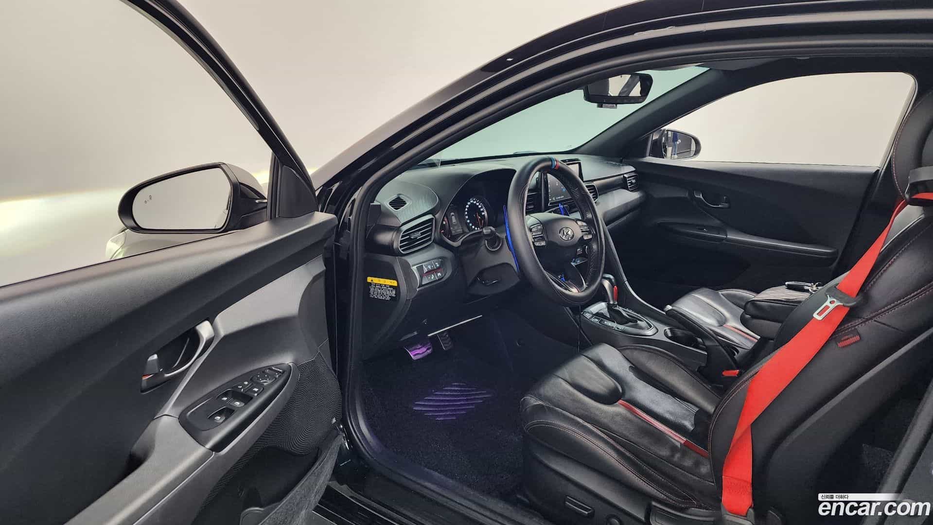 Veloster Hyundai 2018.6-INNER-010