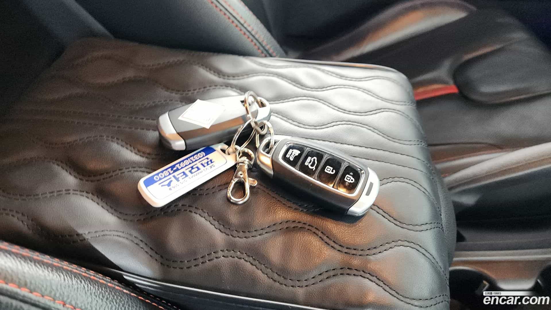 Veloster Hyundai 2018.6-OPTION-019